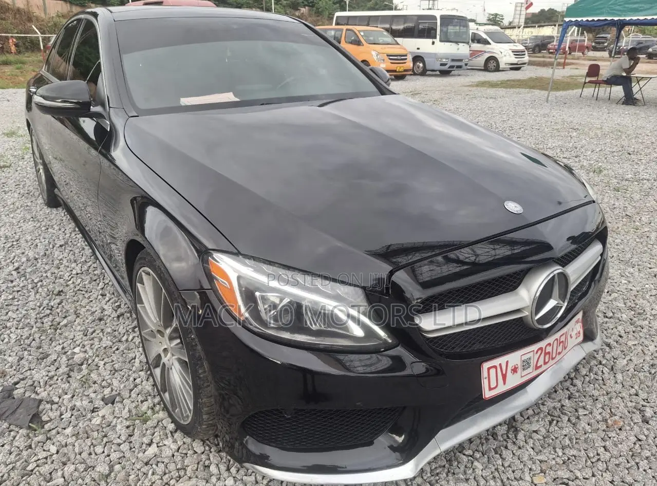 Mercedes-Benz C300 2016 Black