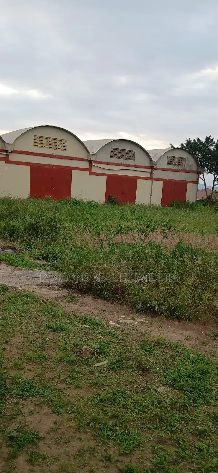 Strategically Located Warehouse in Kasoa for Sale