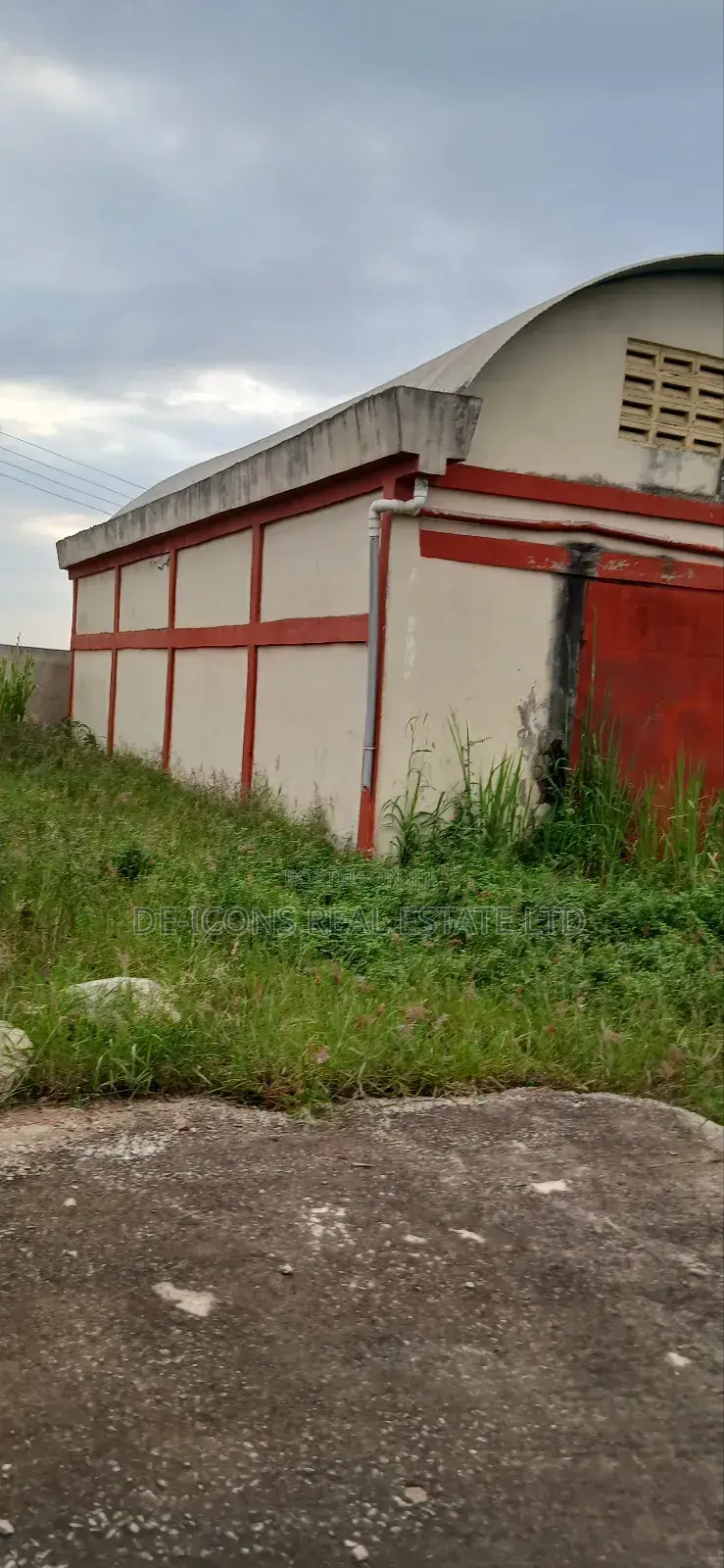 Strategically Located Warehouse in Kasoa for Sale