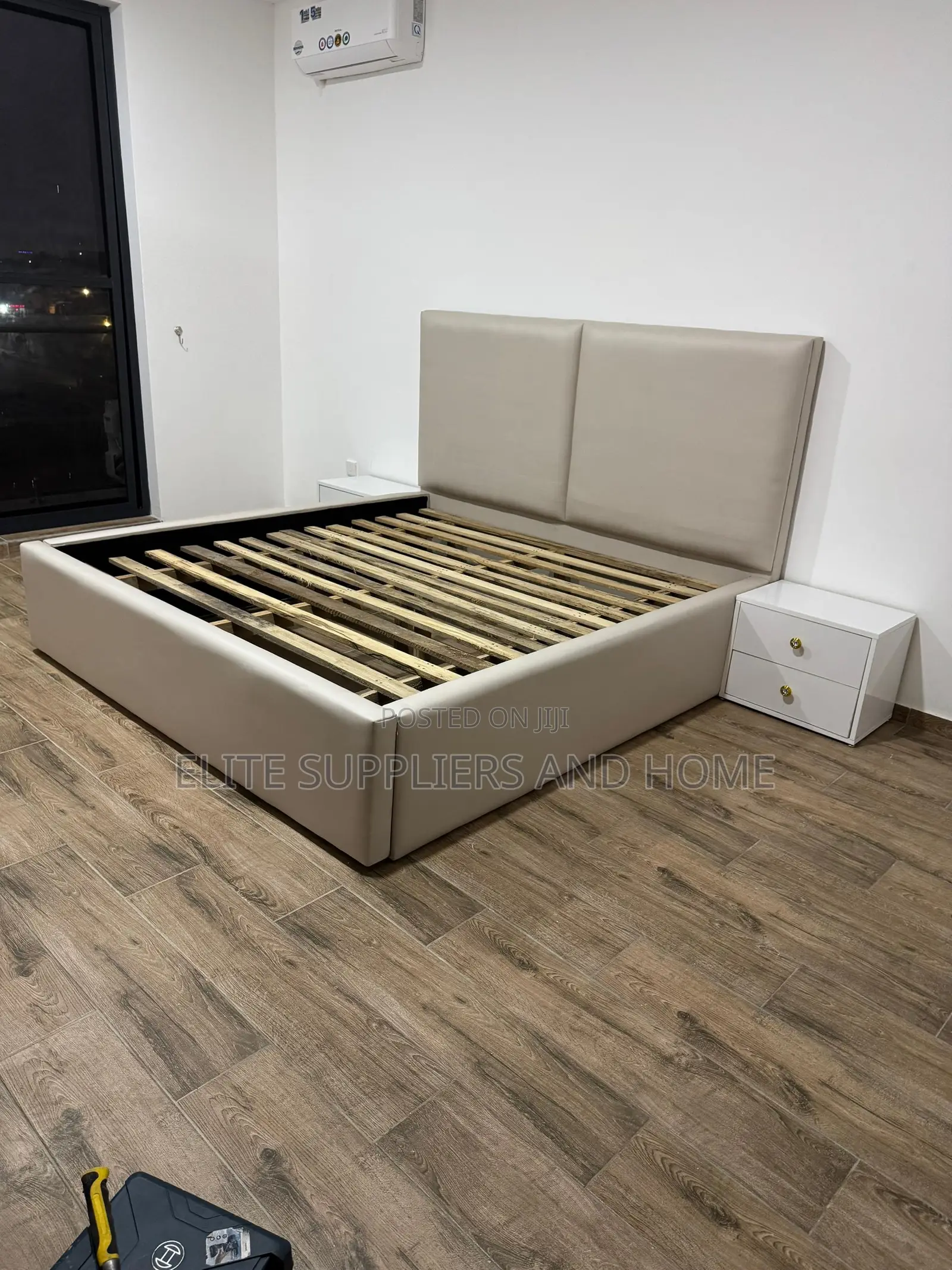 Bed ( Queen Size)