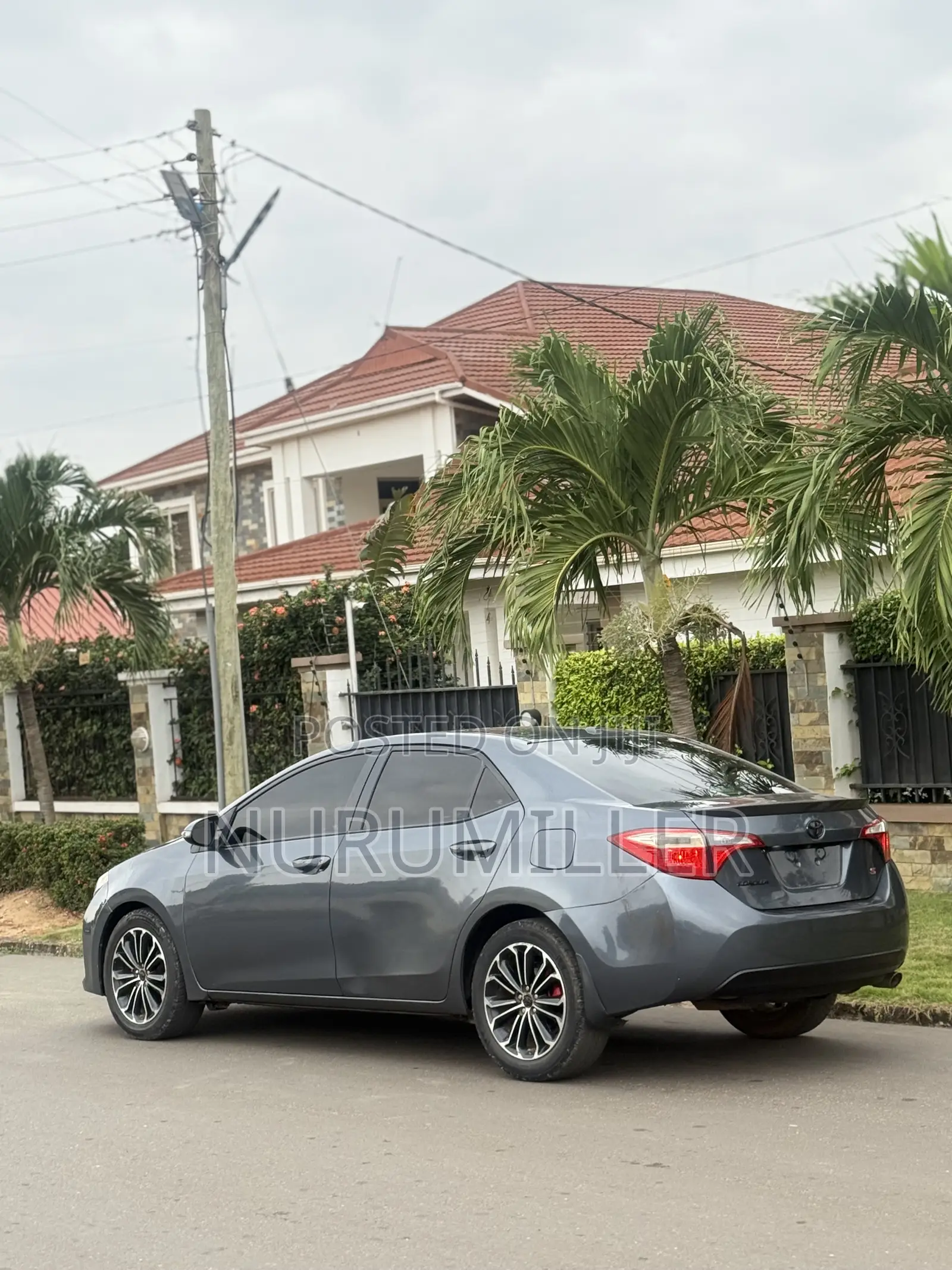 Toyota Corolla S 4dr Sedan (1.8L 4cyl CVT) 2016 Gray