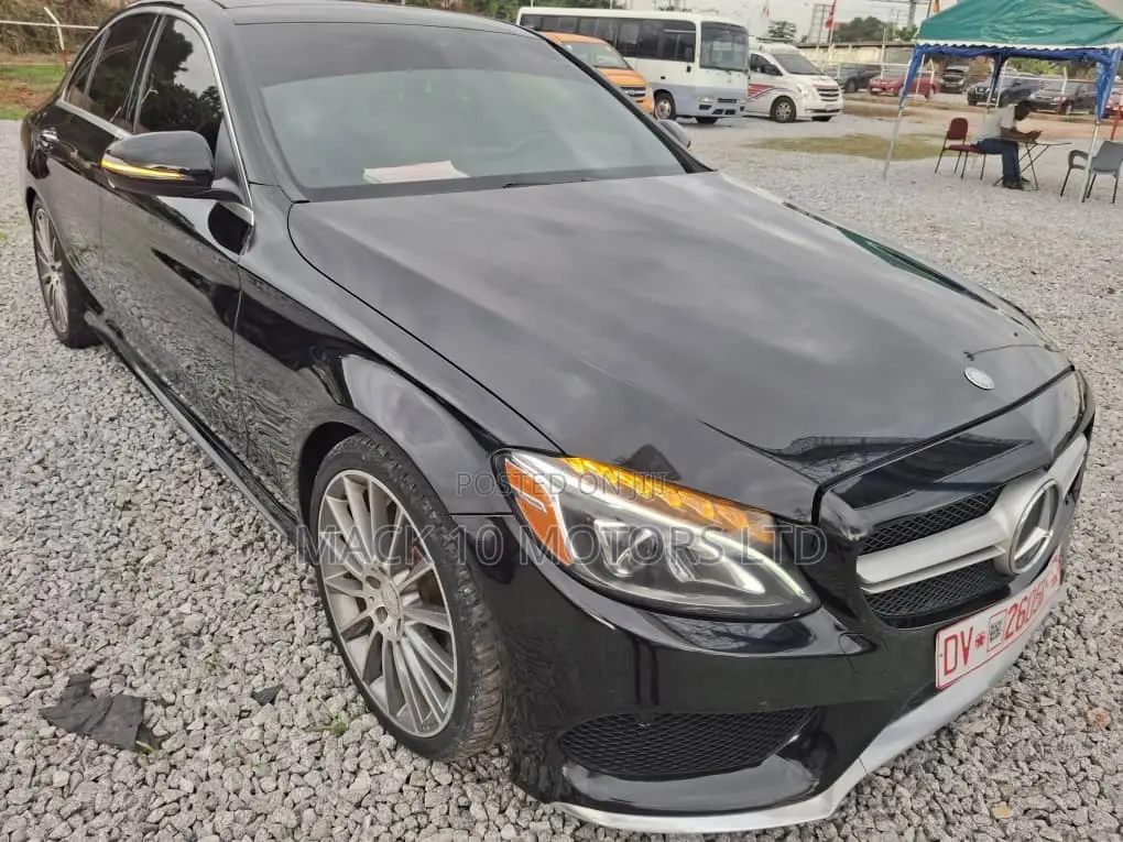 Mercedes-Benz C300 2016 Black