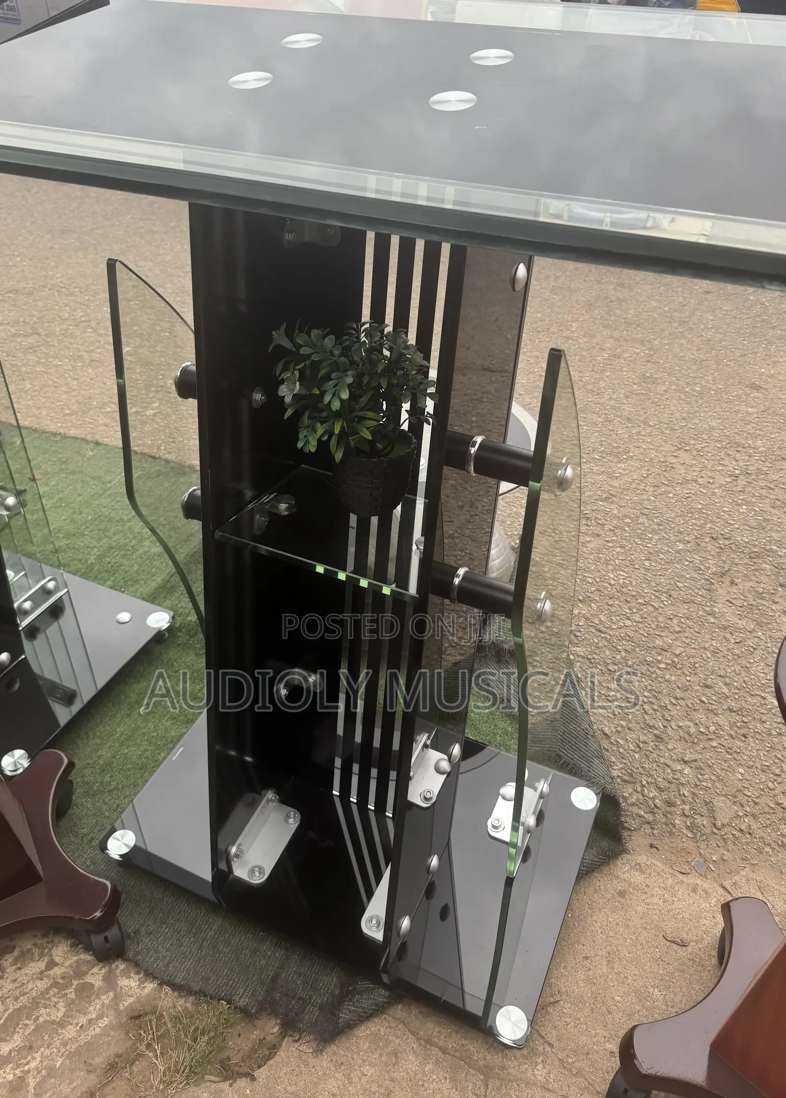 Highly Quality Glass Pulpit