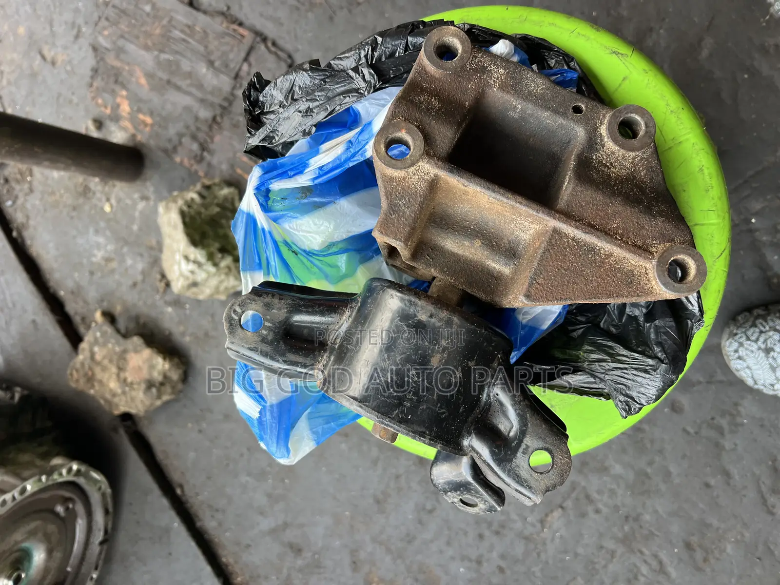 Hyundai Elantra 2012 Gearbox Seat Available