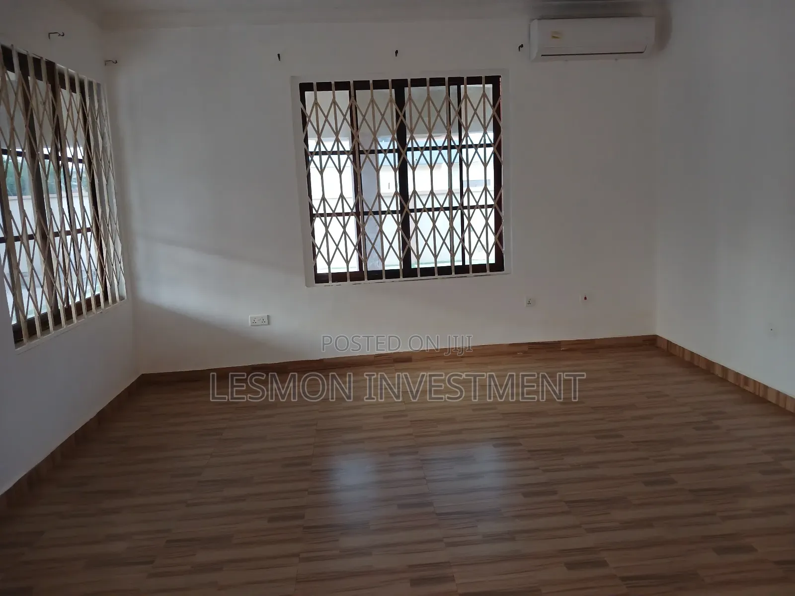 6bdrm House in Ashongman Estate for sale