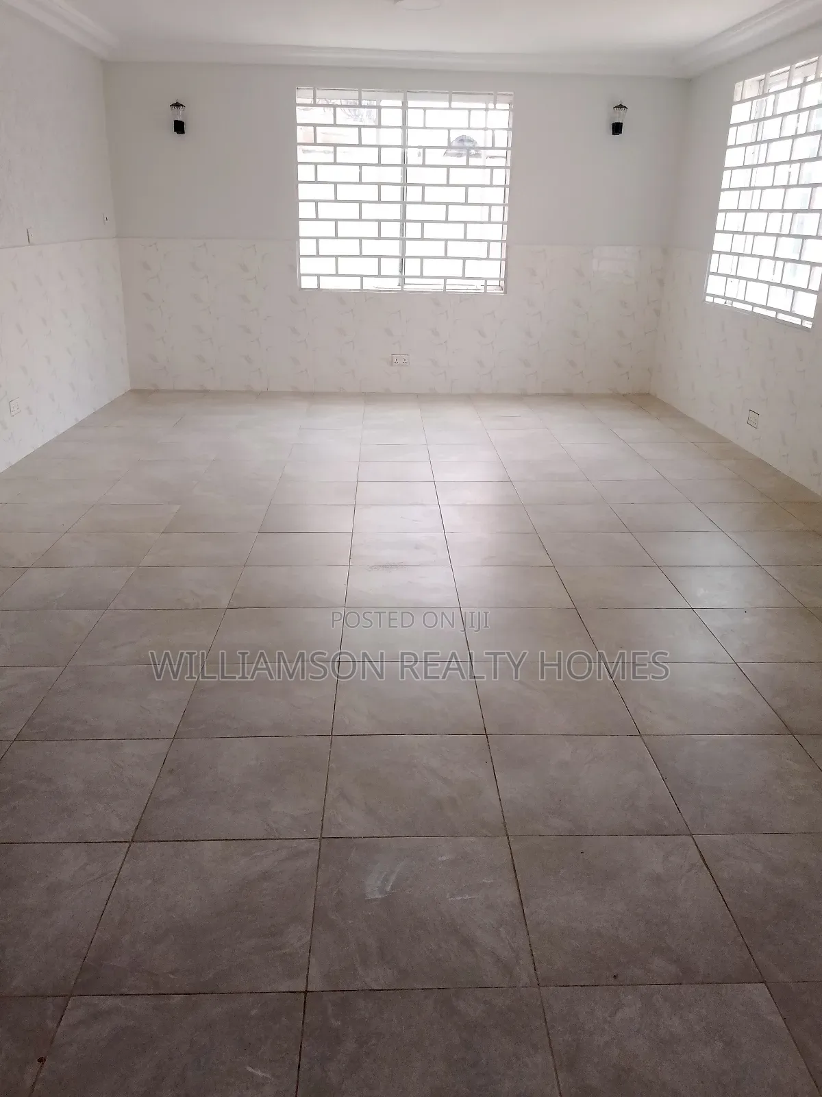 5bdrm House in Community 18 Area, Spintex for rent