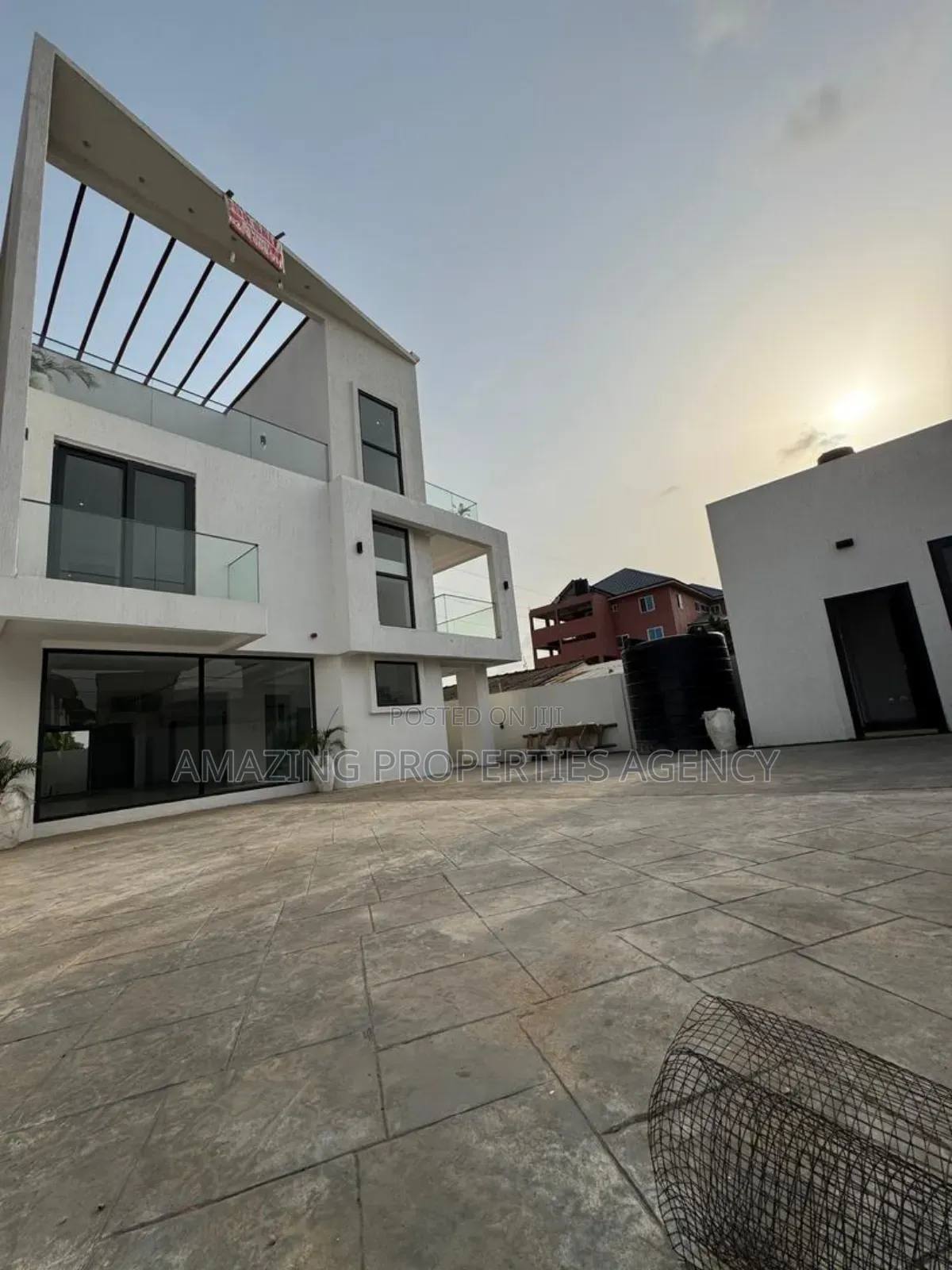 4bdrm House in Adjiriganor for sale