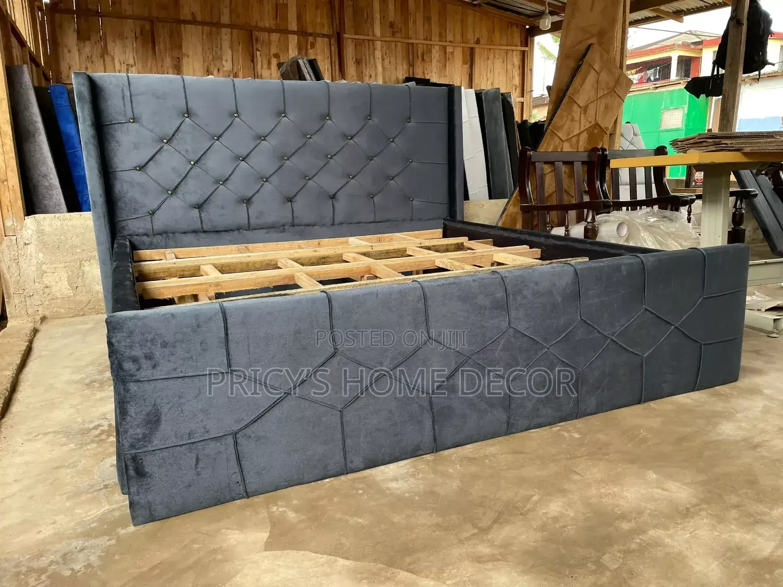 Elegante Queen Size Bedframe Available in Different Colors