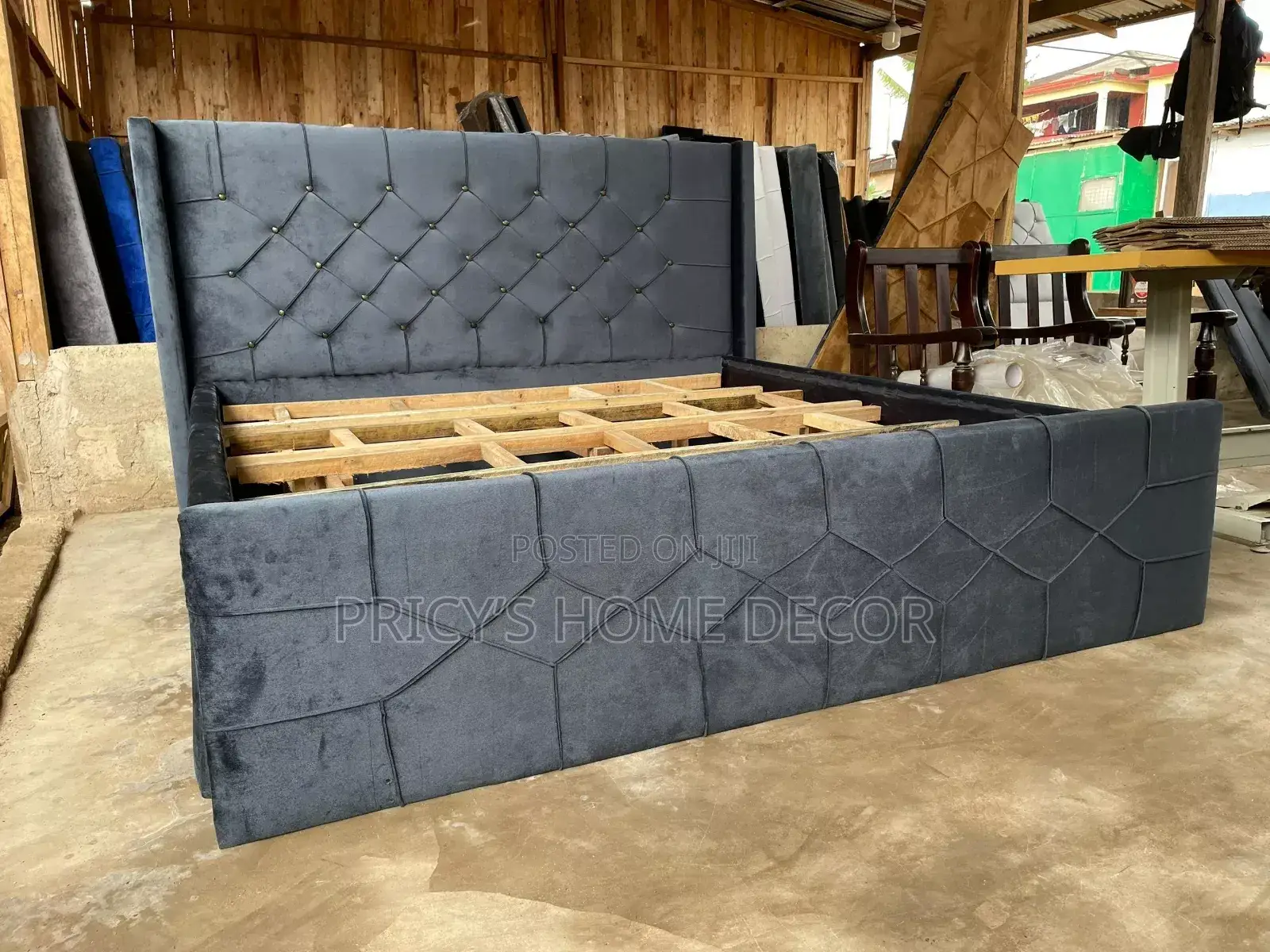 Elegante Queen Size Bedframe Available in Different Colors