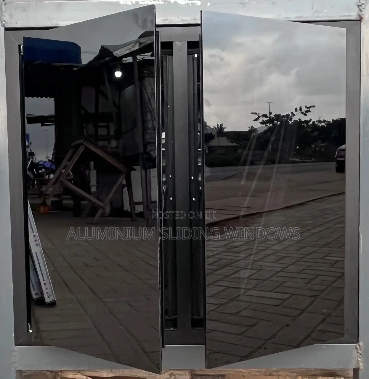 Frameless Casement Window