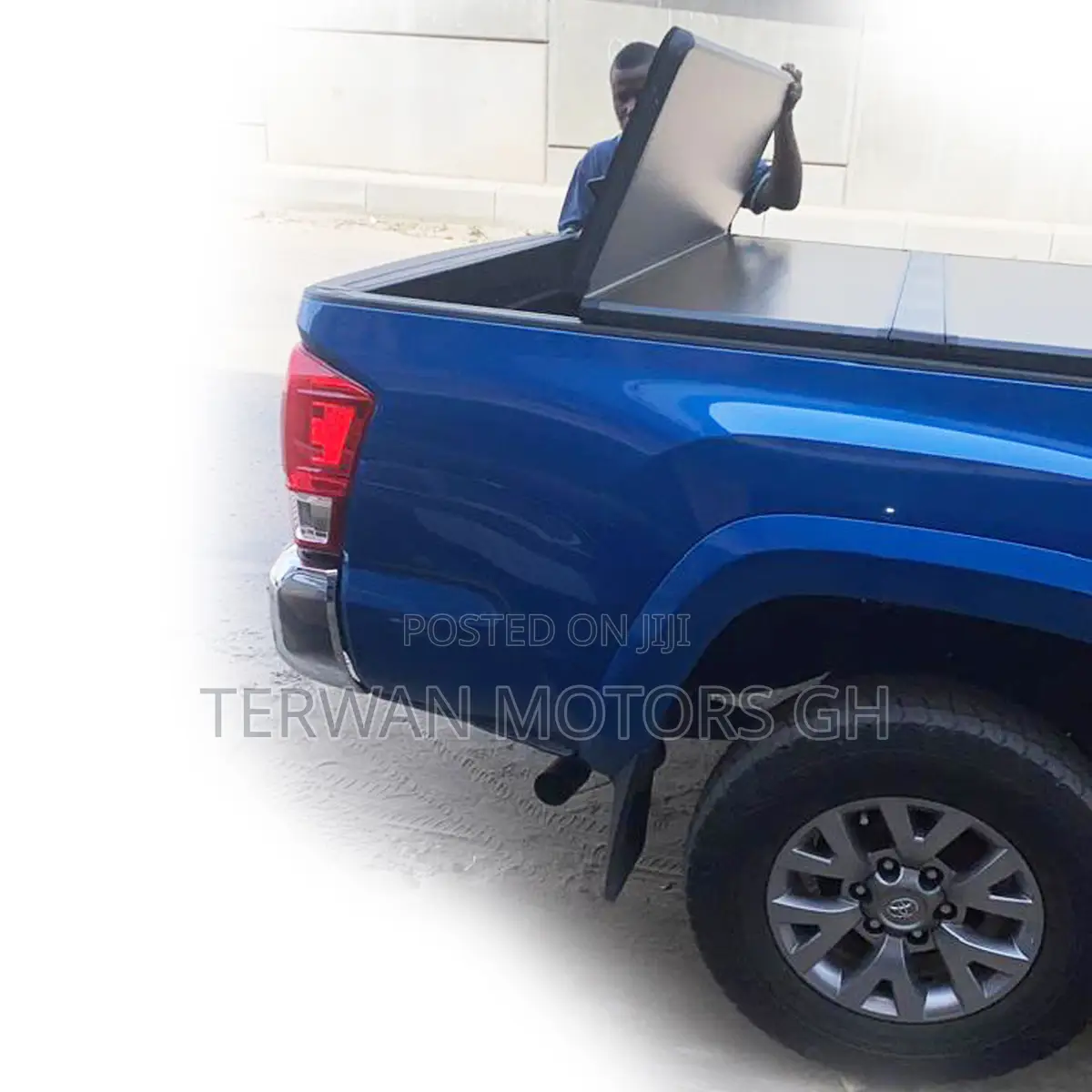 New Pickup Truck Bucket Cover (Hard, Trifold)