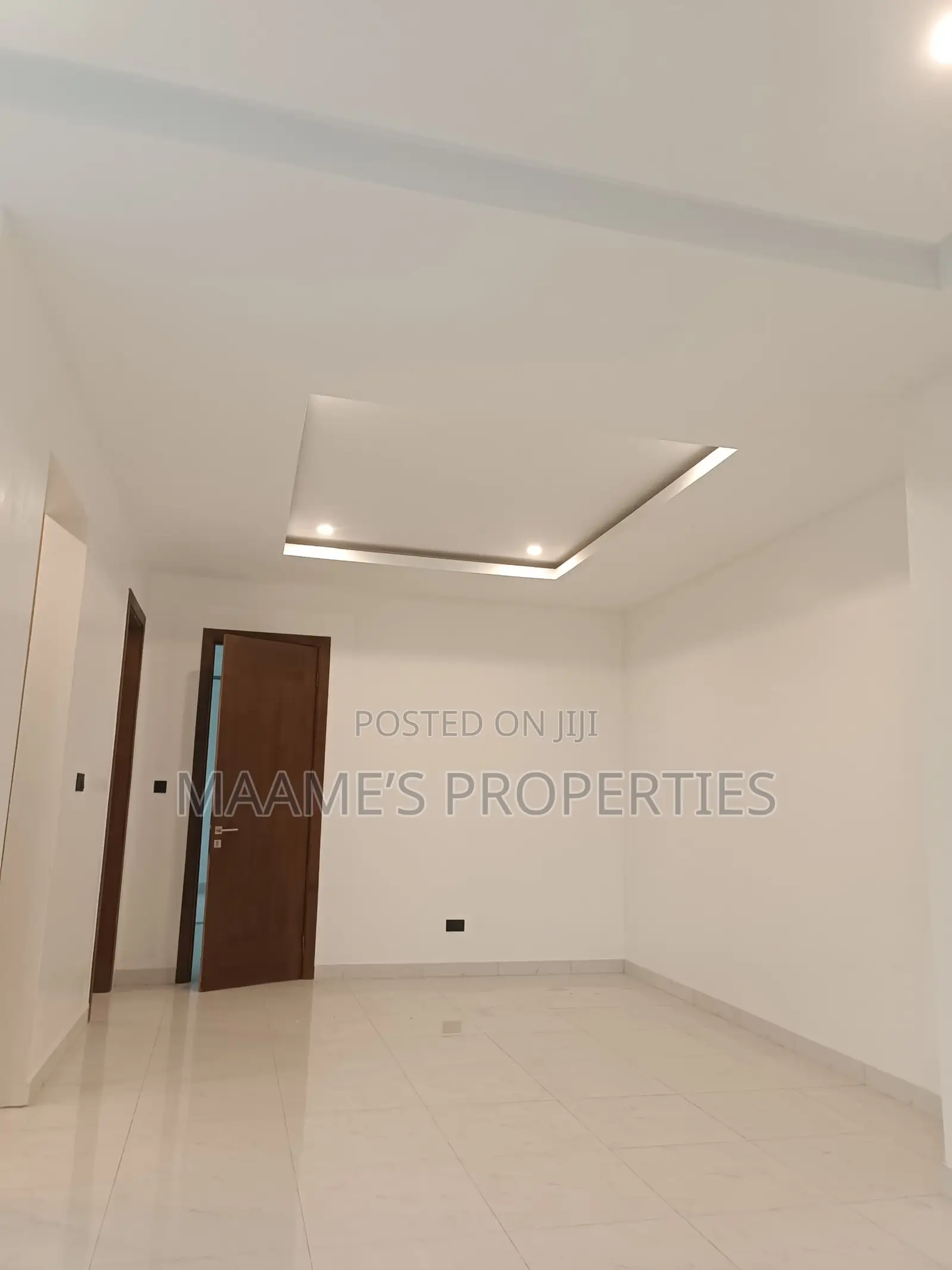 5bdrm Duplex in Dzorwulu for sale