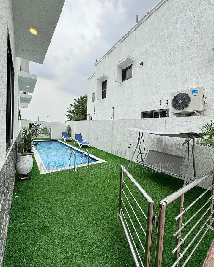 4bdrm Duplex in East Legon for sale