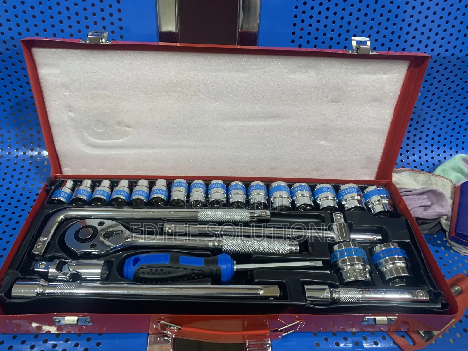 Metallic Case 24pcs Chrome Vanadium 1/2” Dr Socket Set