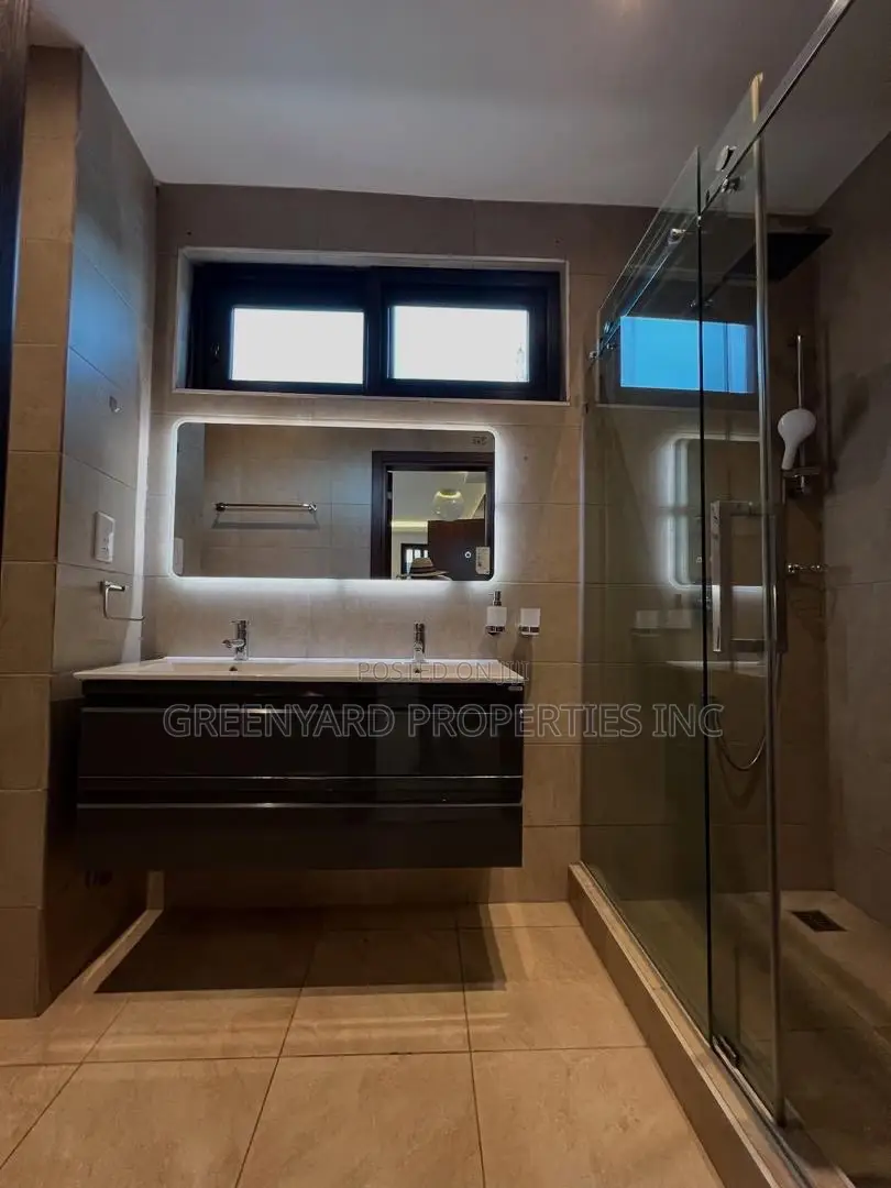 4bdrm Townhouse / Terrace in Lagos Avenue, East Legon for rent