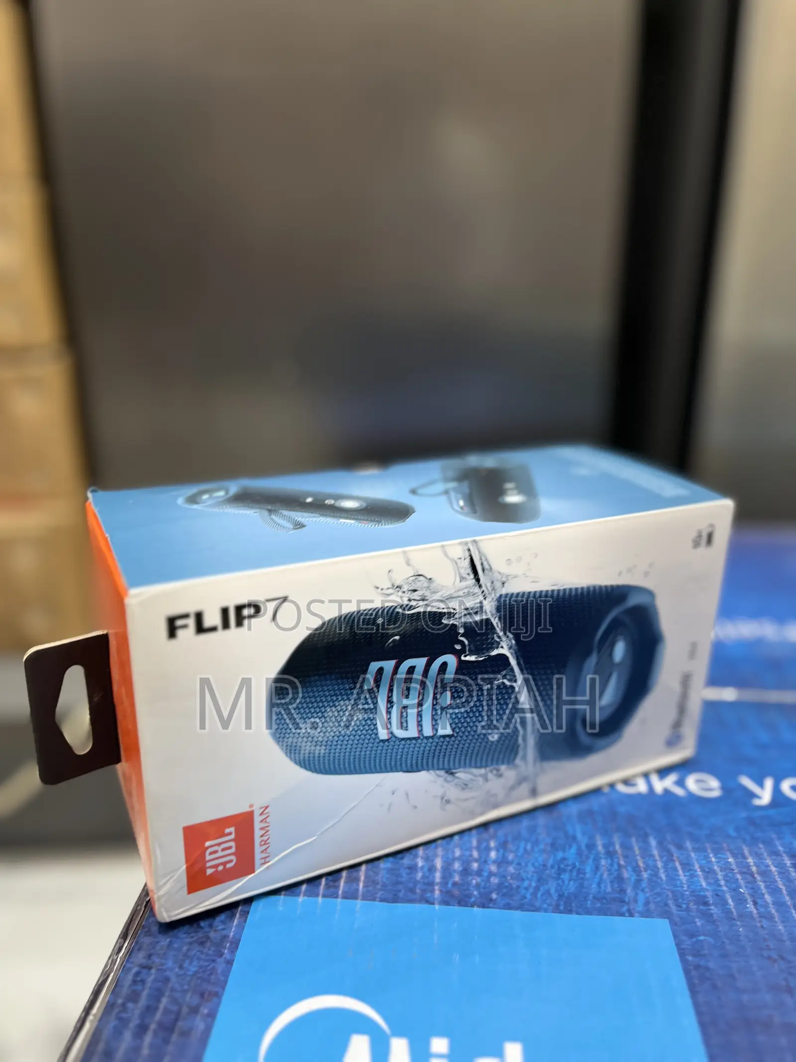 JBL Flip 7 - Portable Waterproof and Drop-Proof Speaker 