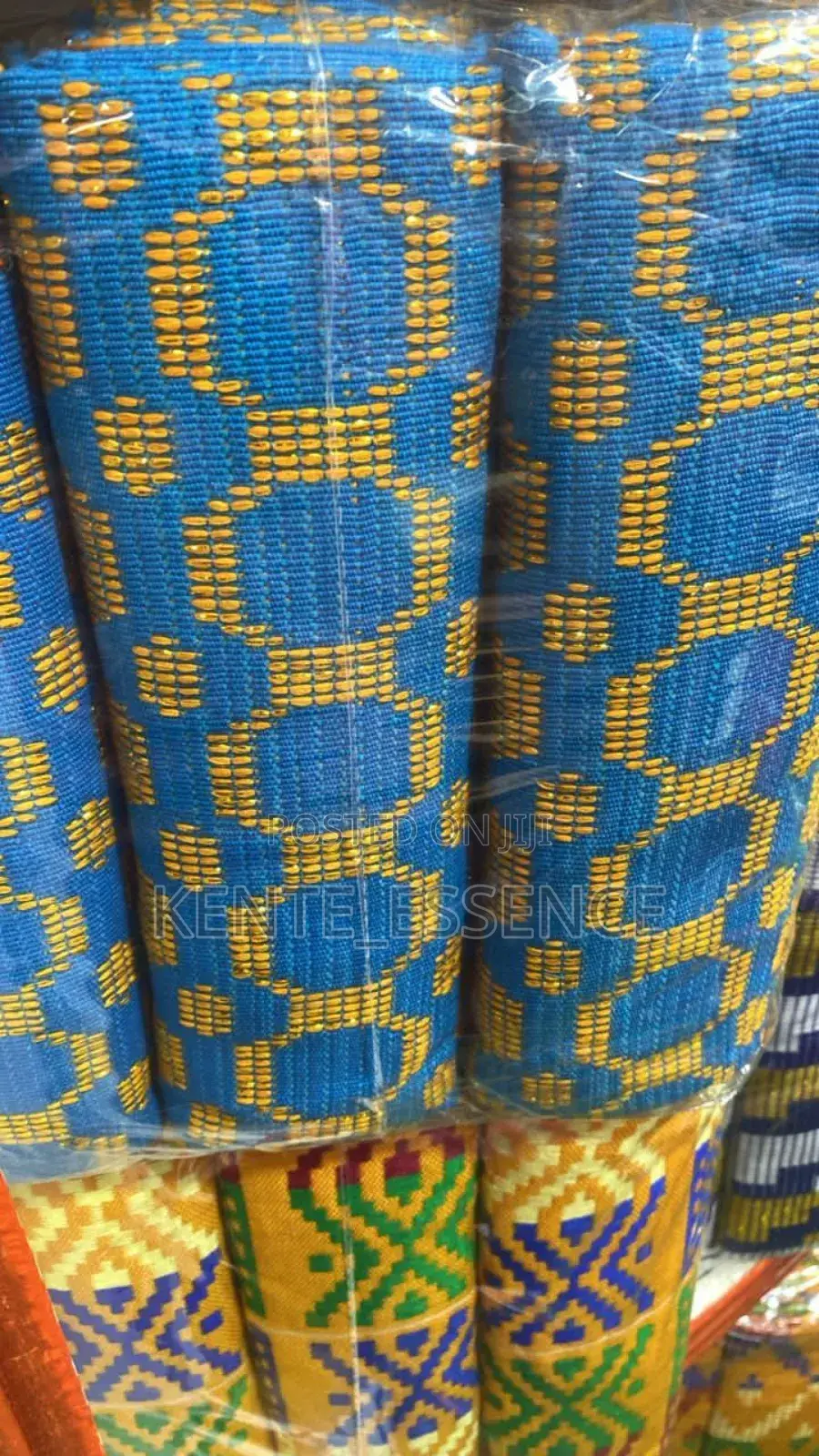 700cedis Kente