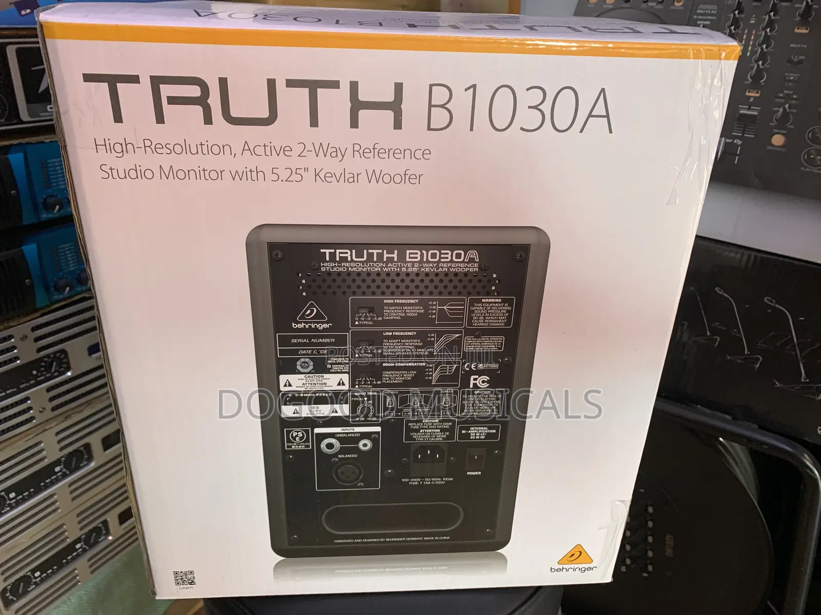 Behringer Truth B1030a Active 2-way Studio Monitor,5.25” Kevlar Woofer