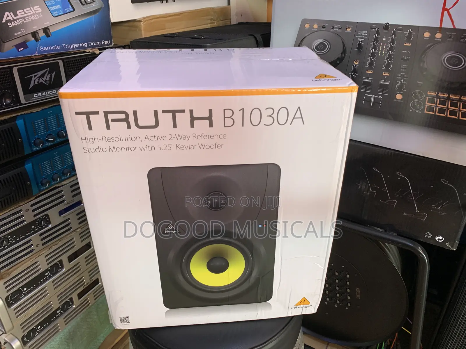 Behringer Truth B1030a Active 2-way Studio Monitor,5.25” Kevlar Woofer