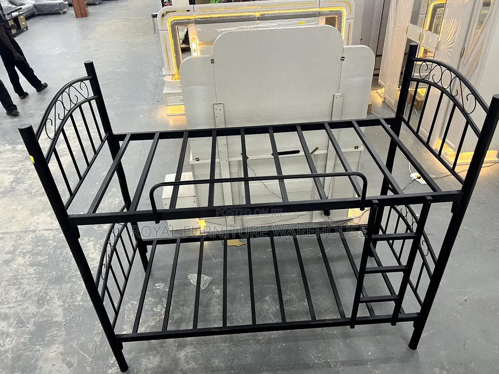 Top and Down Metal Bang Bed
