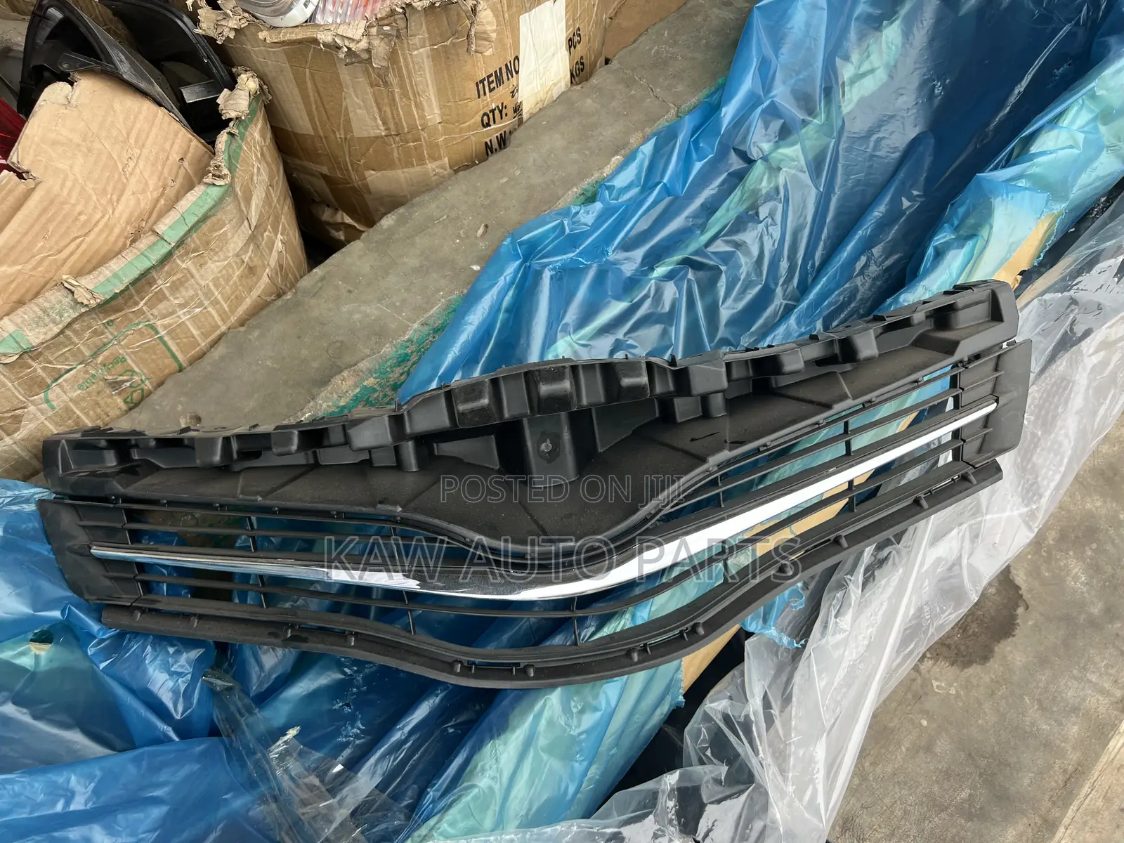 2012,2013,2014 Front Grille For Toyota Vitz