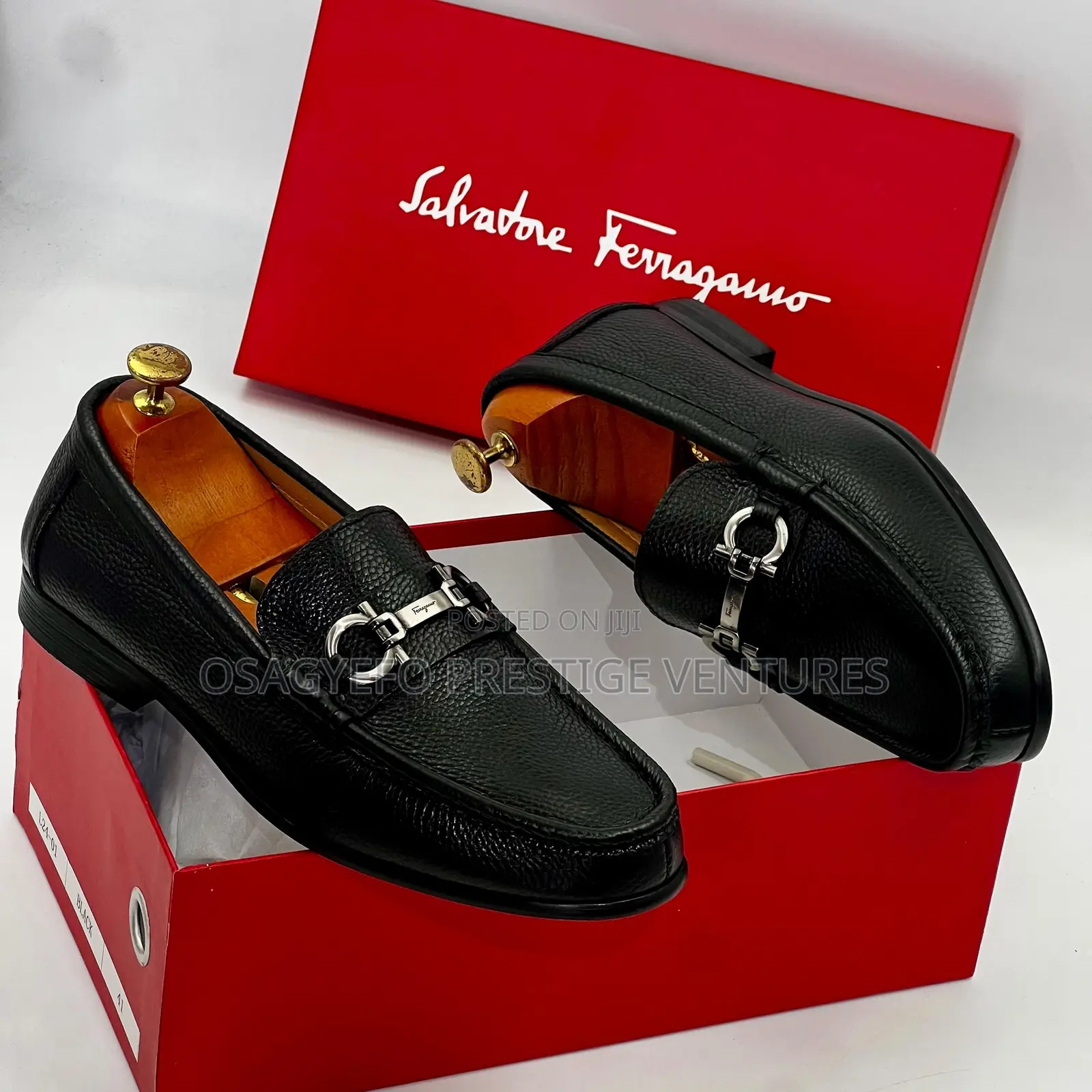 *Ferranganmo Black* High Quality Shoe
