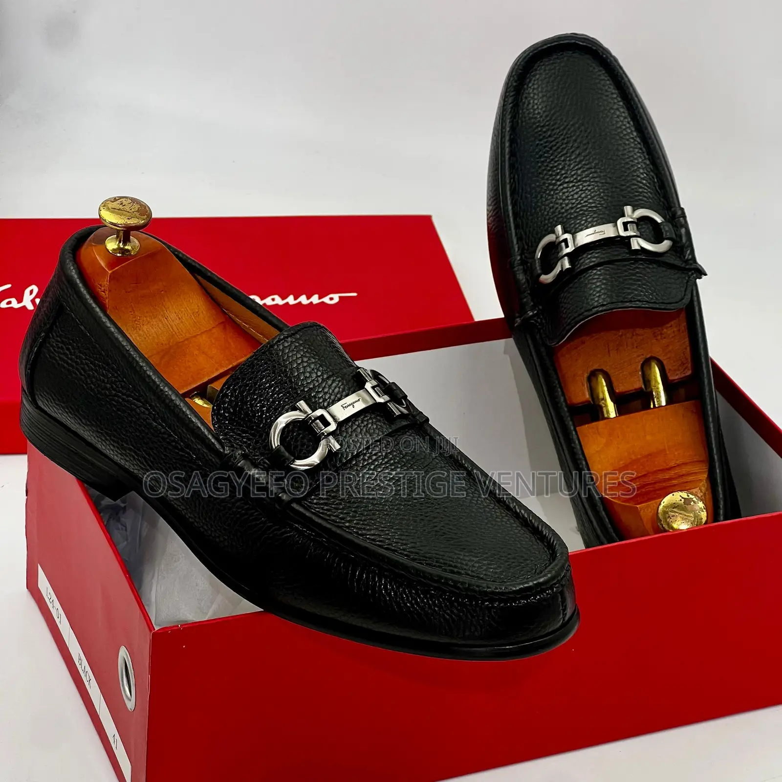 *Ferranganmo Black* High Quality Shoe