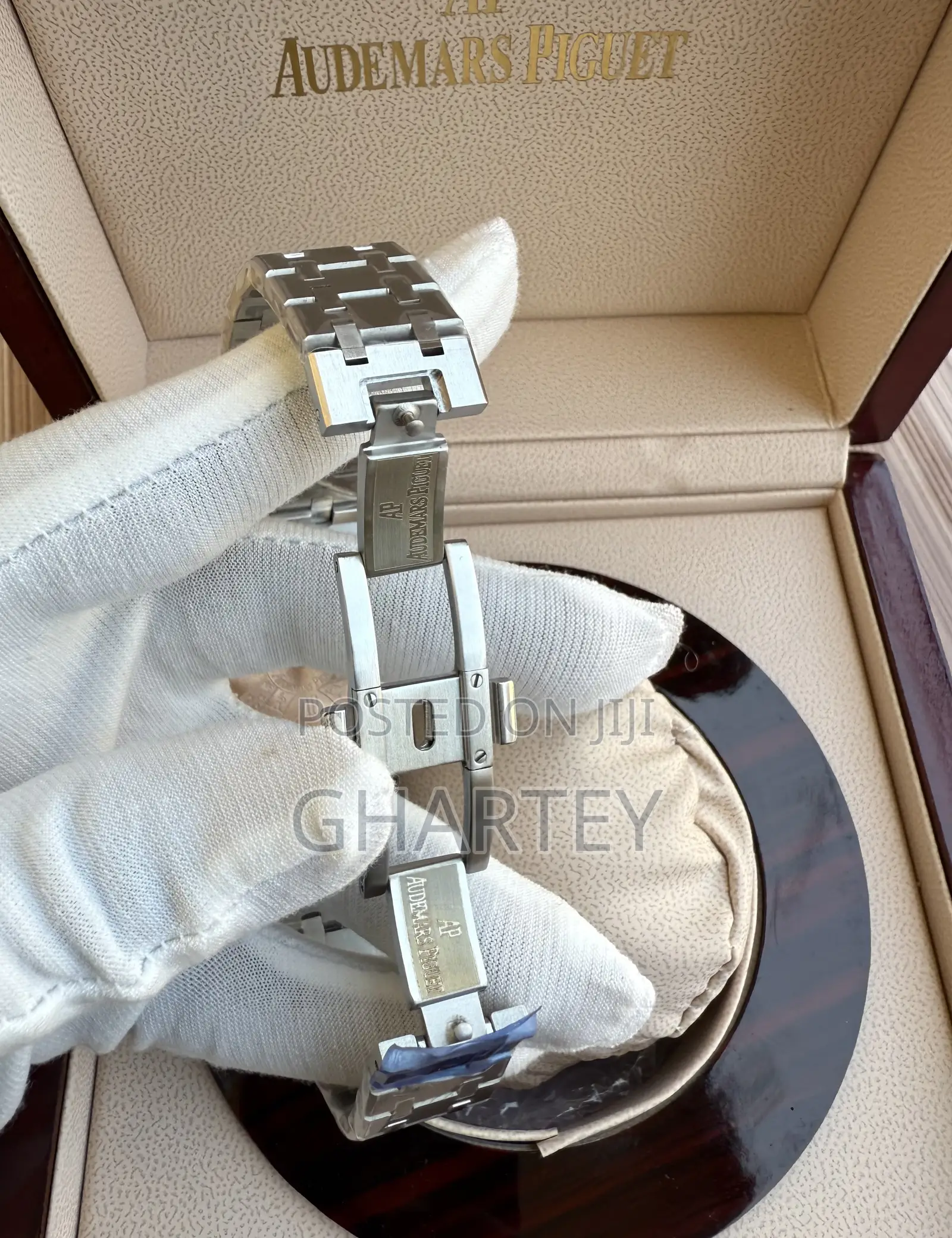 Audemars Piguet Royal Oak Stainless Steel Automatic – Silver Dial