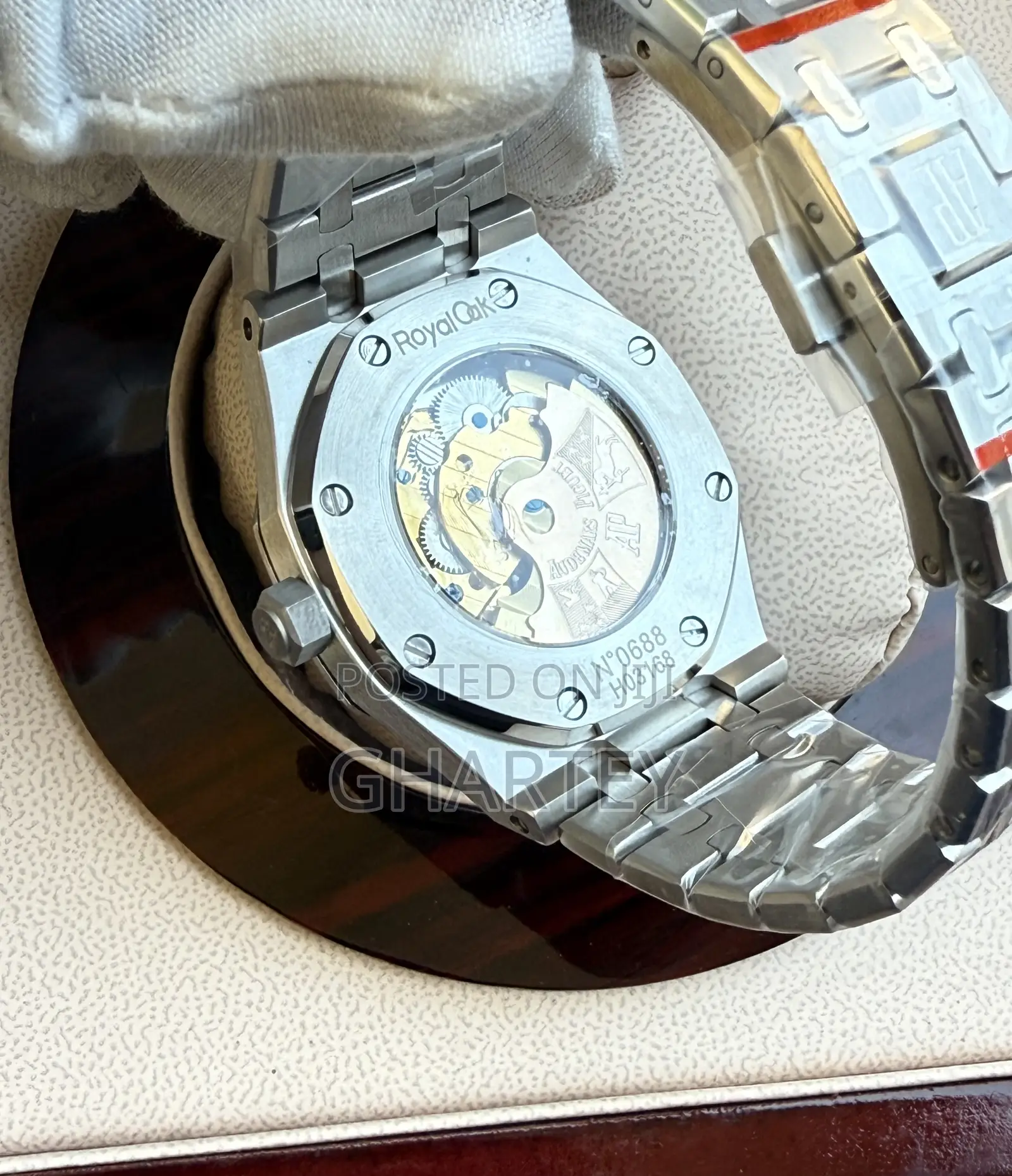 Audemars Piguet Royal Oak – The Ultimate Symbol of Elegance White Face