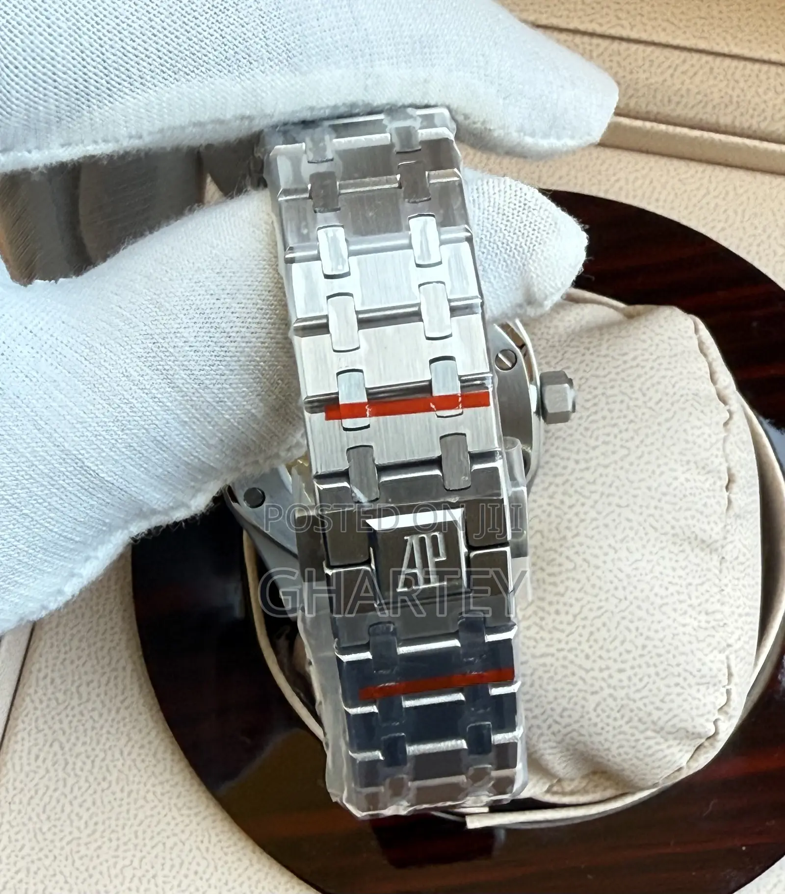 Audemars Piguet Royal Oak – The Ultimate Symbol of Elegance Red Face