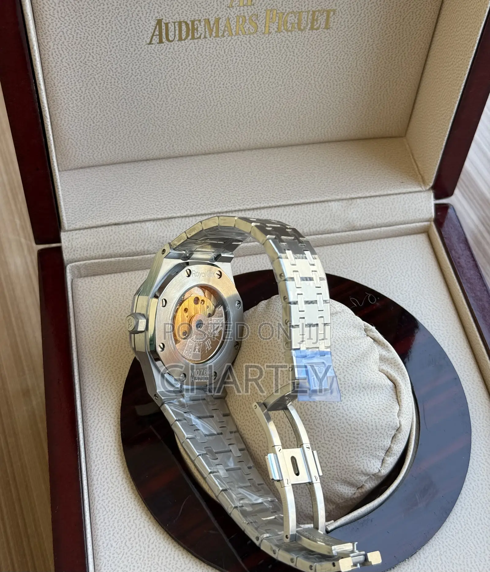 Audemars Piguet Royal Oak – The Ultimate Symbol of Elegance Red Face