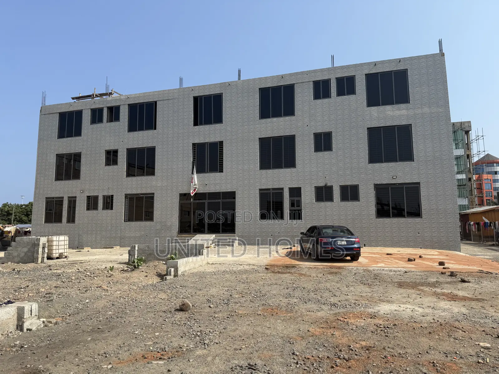 Tema Community One 21 Bedrooms With Office for Rent