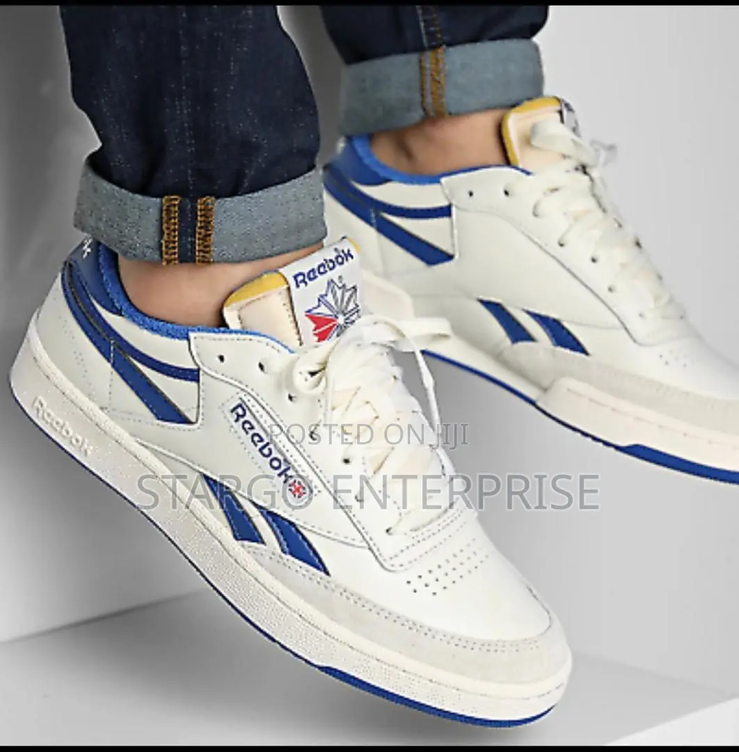 Reebok Sneakers