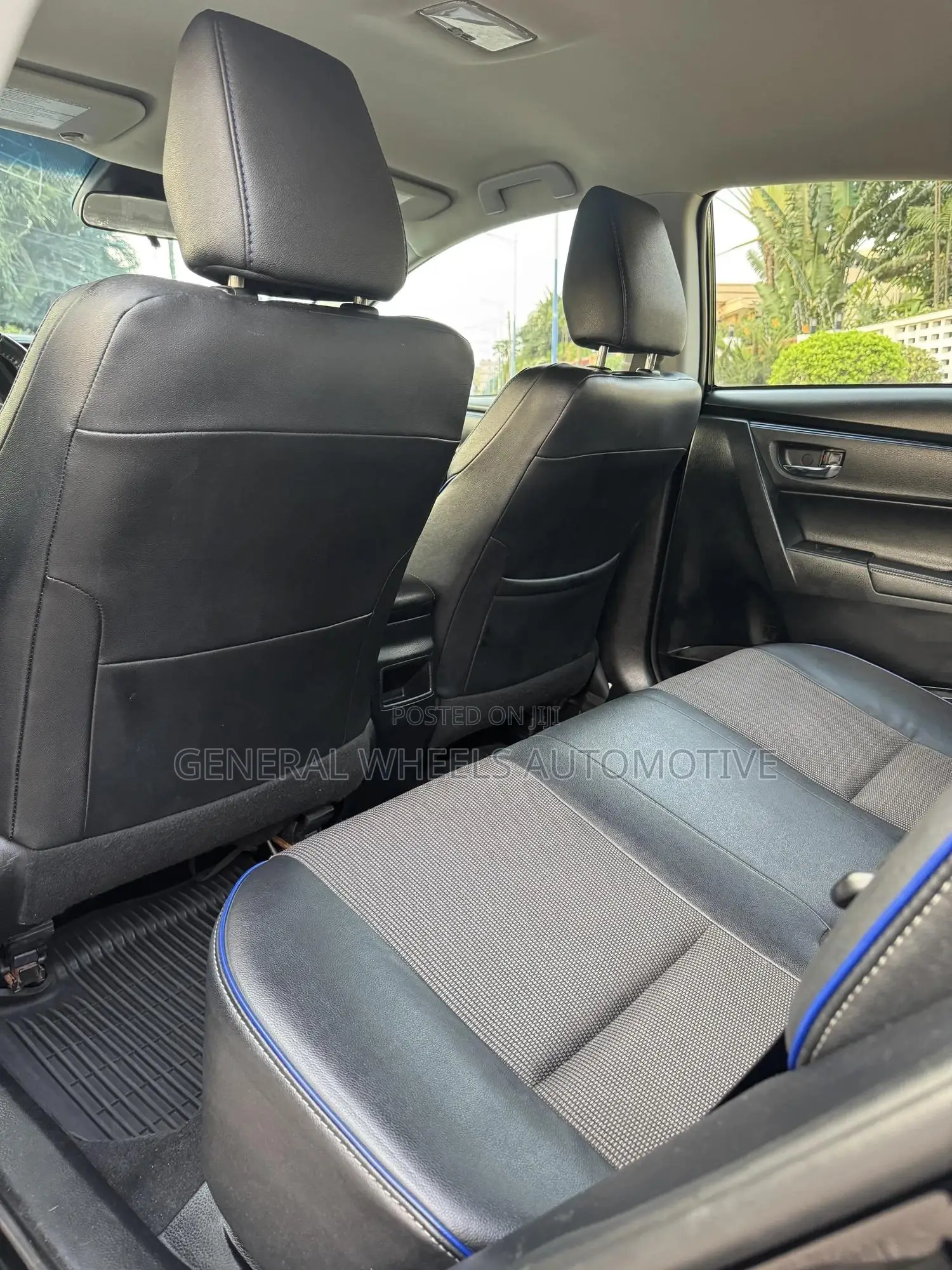 Toyota Corolla SE (1.8L 4cyl 6M) 2018 Black