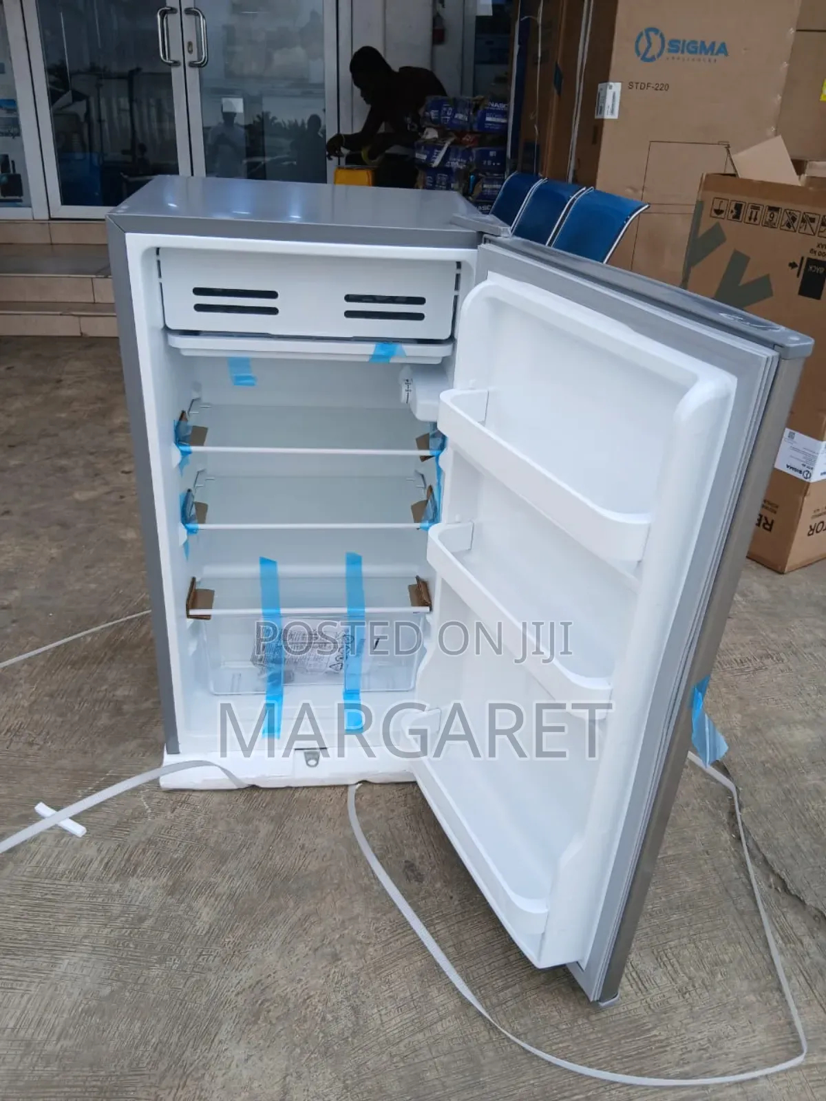 Baaba's Table Top Fridge Sigma