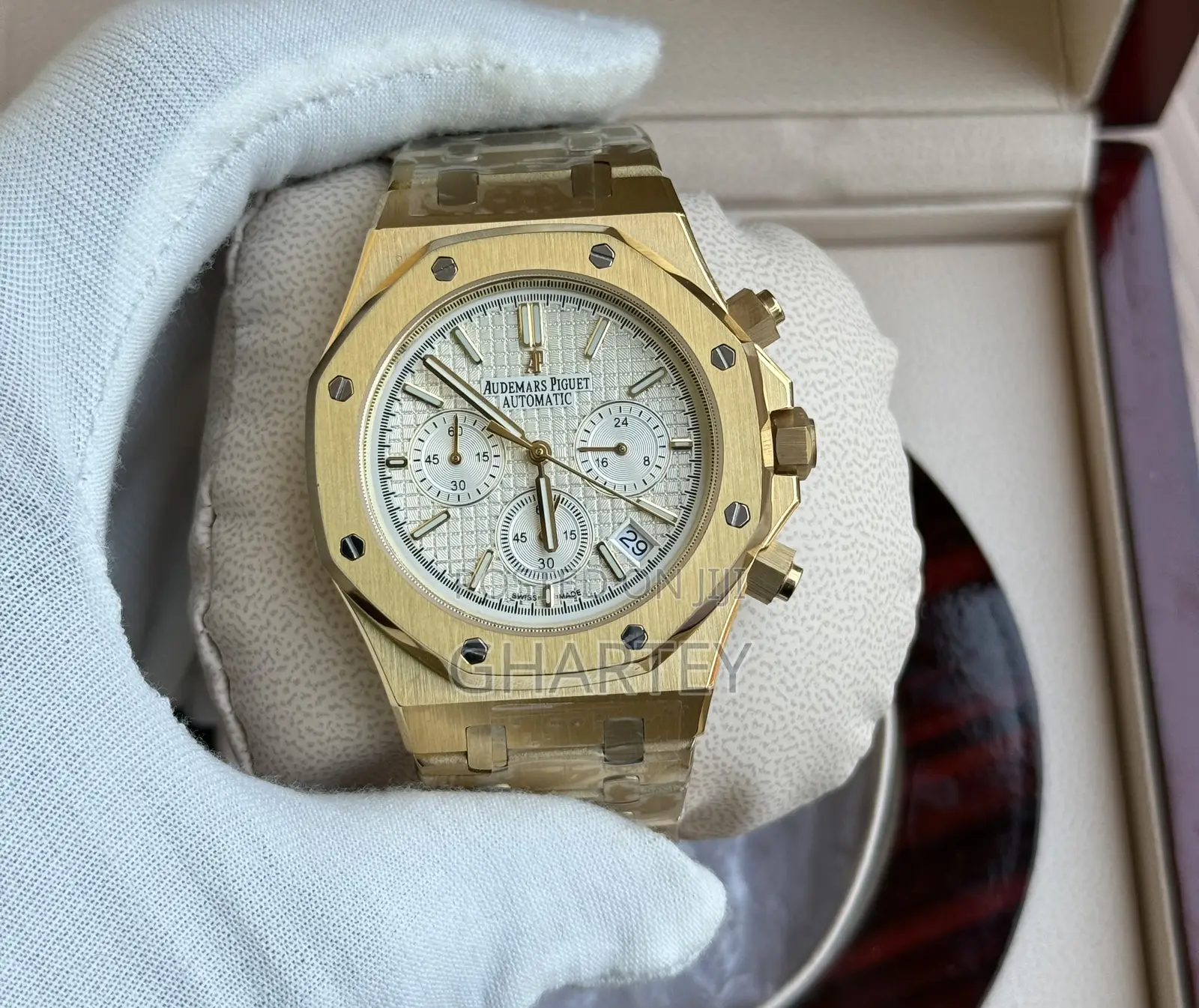 Audemars Piguet Royal Oak Chronograph – White Dial Prestige