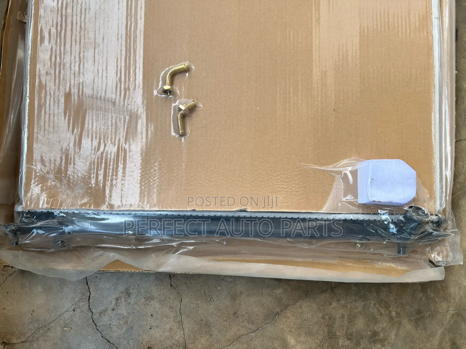 Mitsubishi Pajero Radiator/ Water Tank