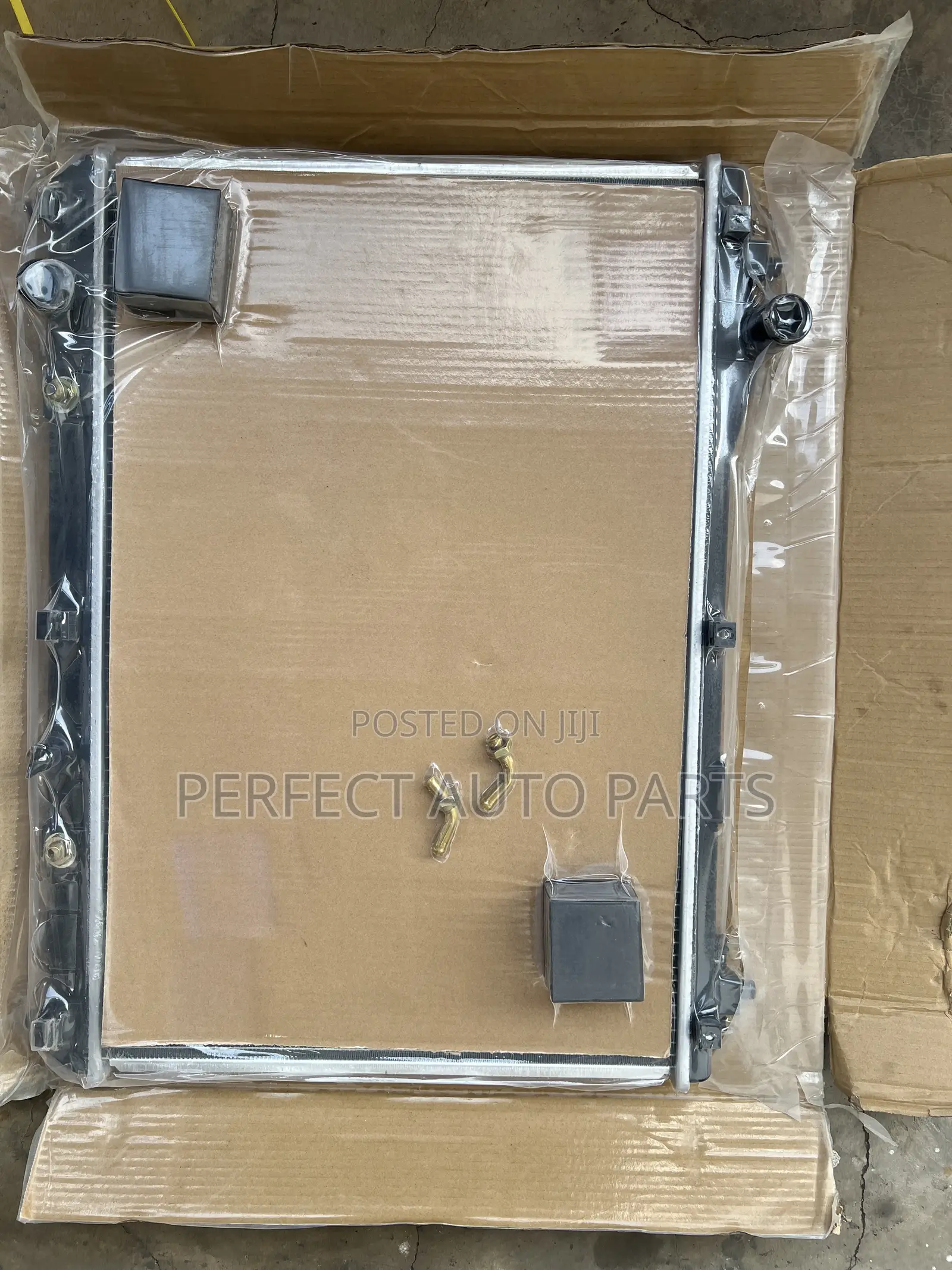 Suzuki Vitara Radiator/ Water Tank