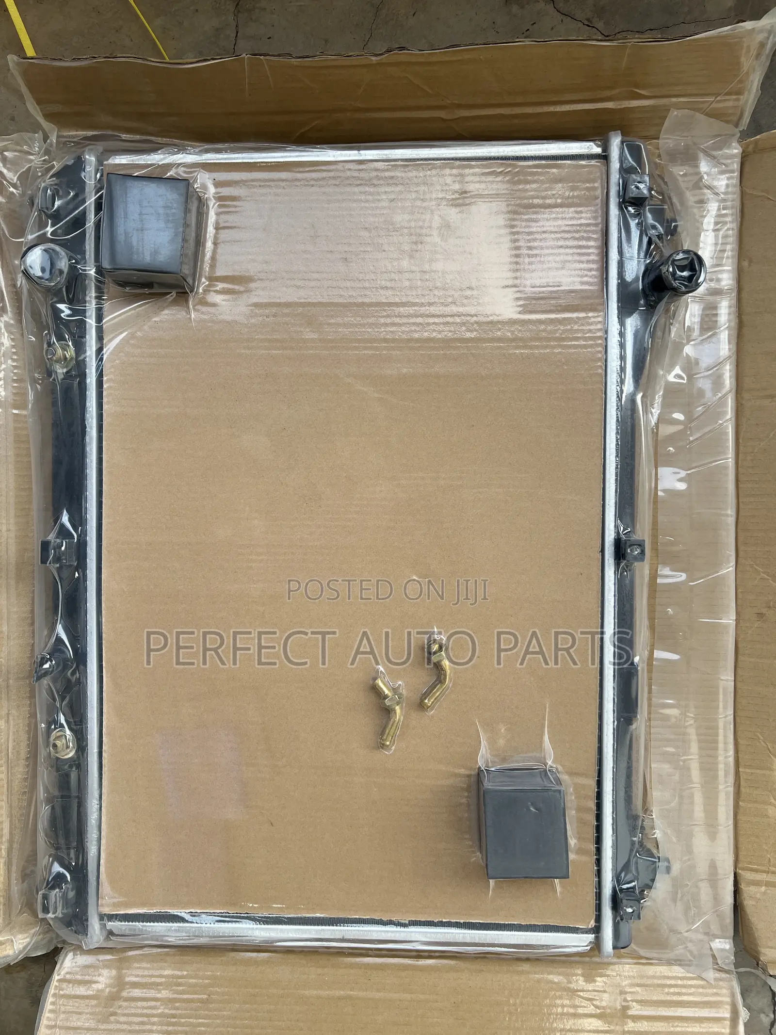Suzuki Vitara Radiator/ Water Tank