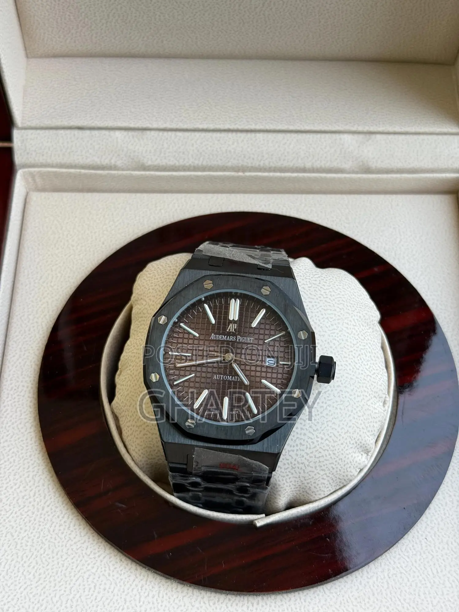 Audemars Piguet Royal Oak – Timeless Sophistication in Black Brown