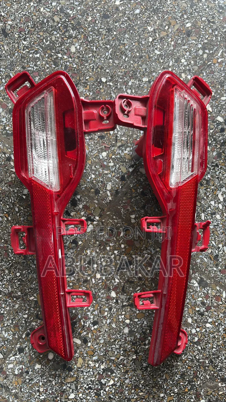 Hyundai Sonata 22 Back Bumper Reflectors