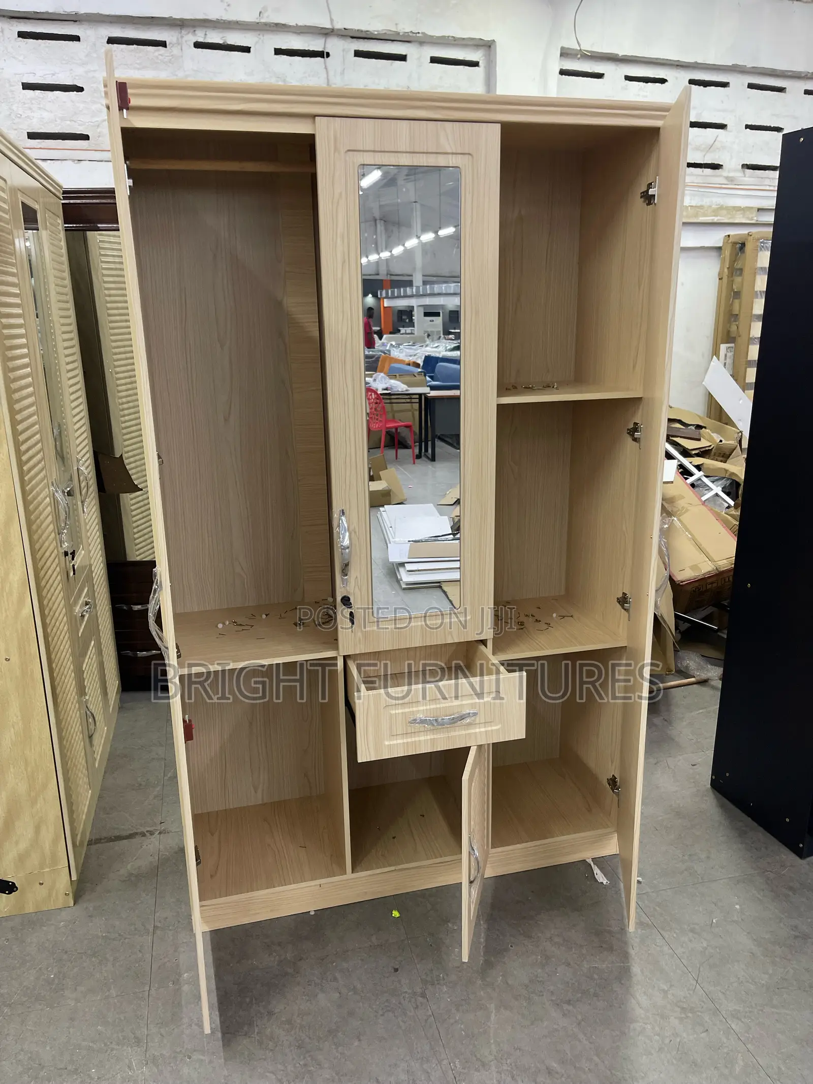 Wardrobe (3 Doors Wardrobe)
