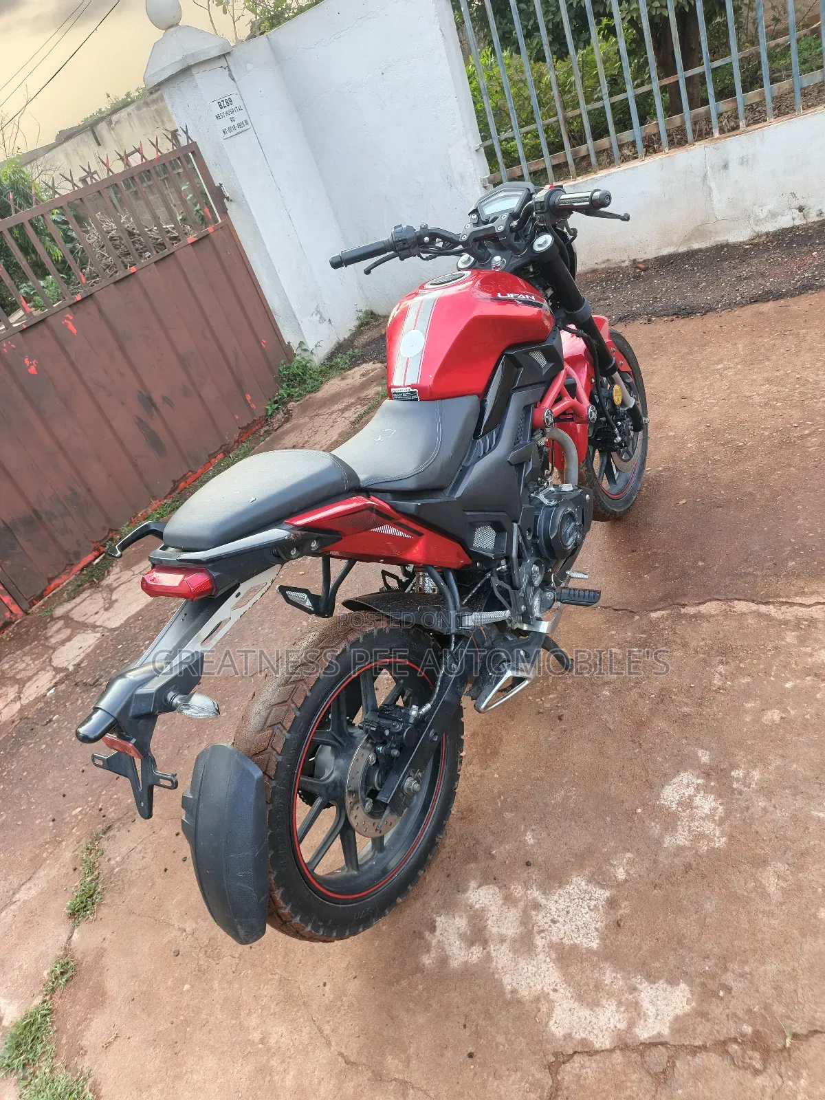 Lifan 2021 Red