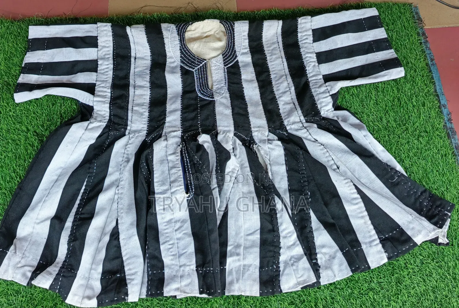 Get Premium Handwoven Smocks At Unbeatable Prices
