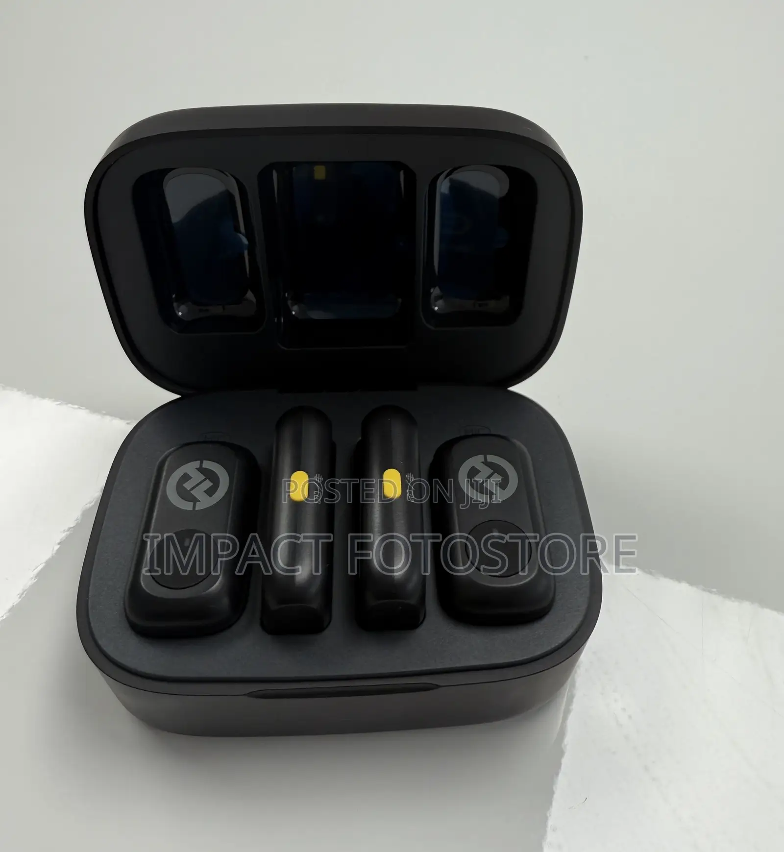 Hollyland Lark A1 Combo 2-person Wireless Microphone System