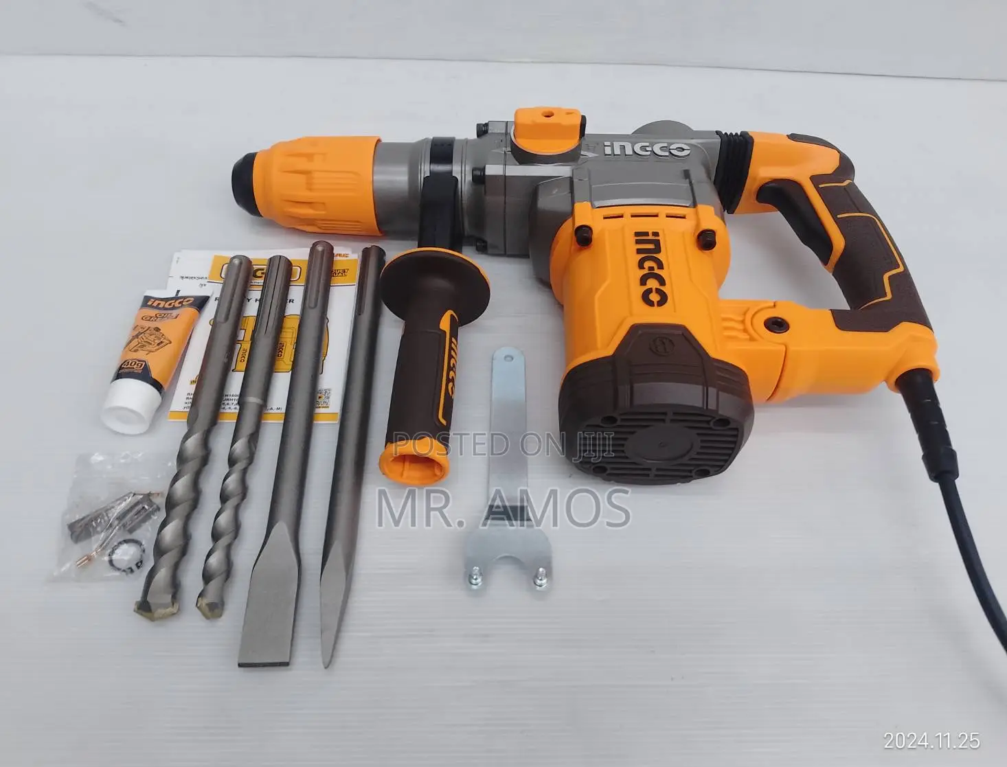 1600 Watt Rotary Hammer With 5pcs Bits Included - Rh16008