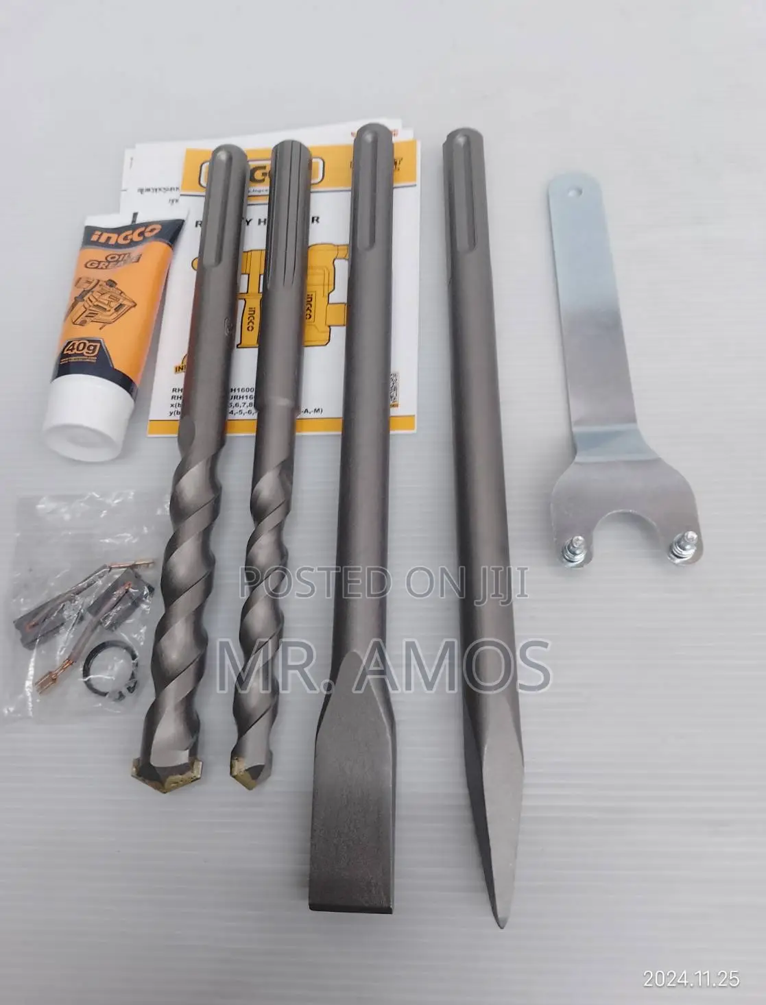 1600 Watt Rotary Hammer With 5pcs Bits Included - Rh16008