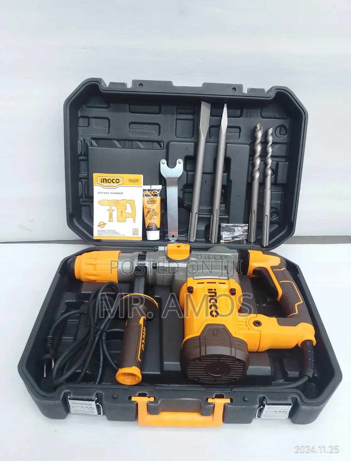 1600 Watt Rotary Hammer With 5pcs Bits Included - Rh16008