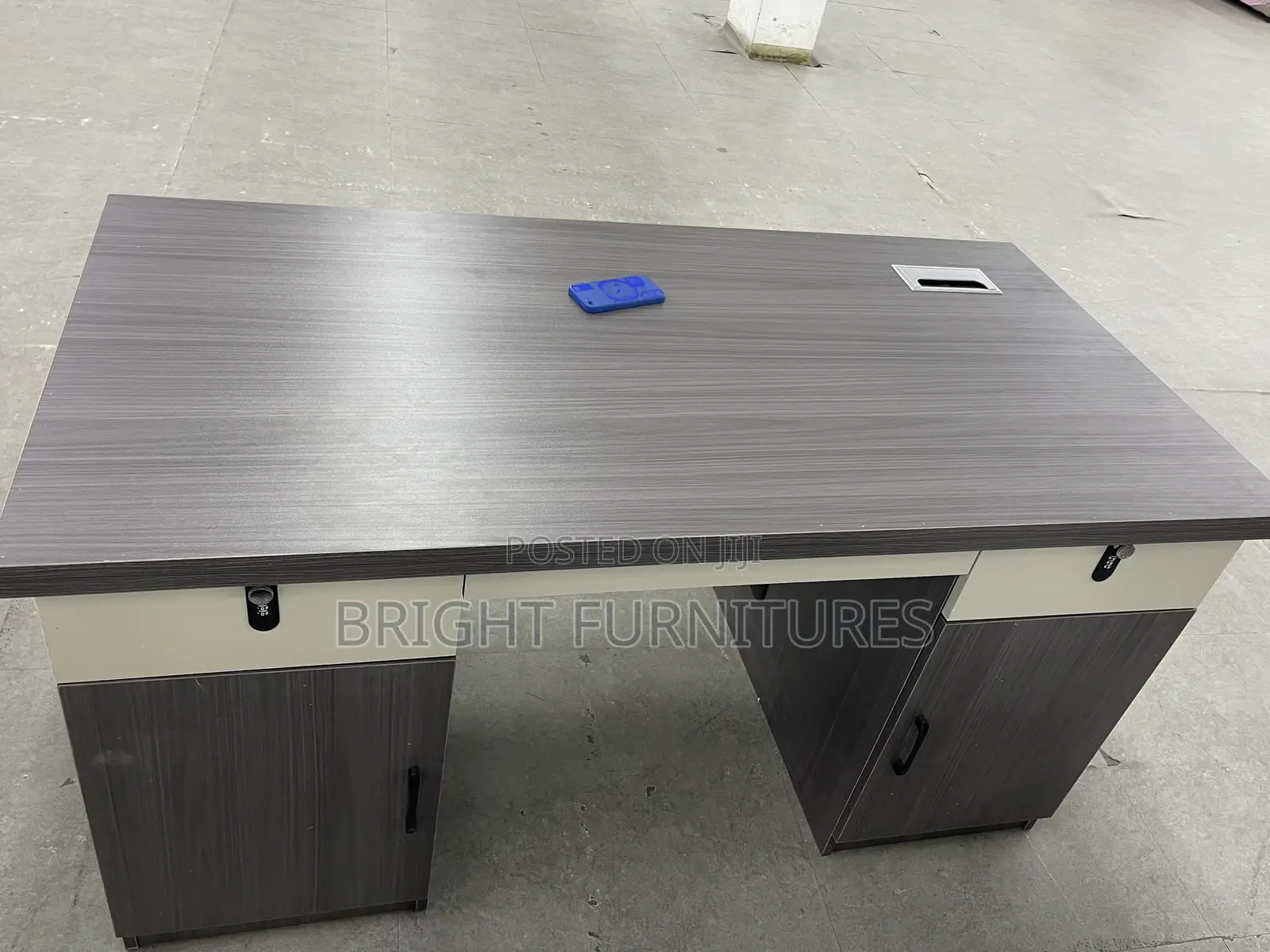 Office Desk (Wooden)