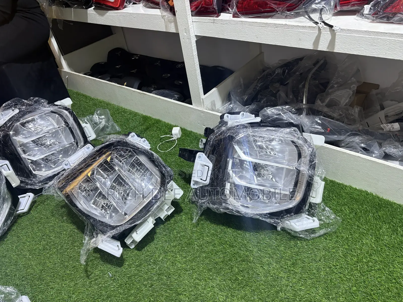 Outlander 2023 Lower Headlight Pair With the Lockers